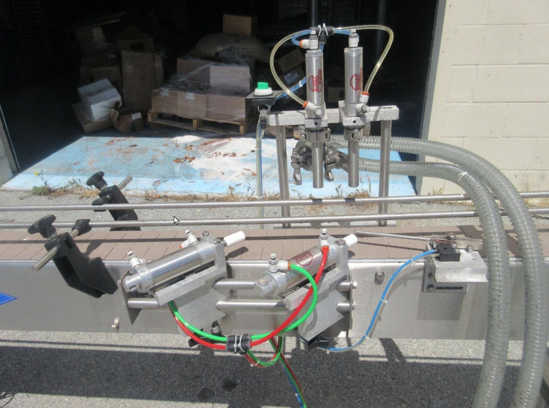 (Located in Hollister, CA) Geyer Fillmaster 5000 Filler with Conveyor For Food Industry - Image 7 of 10