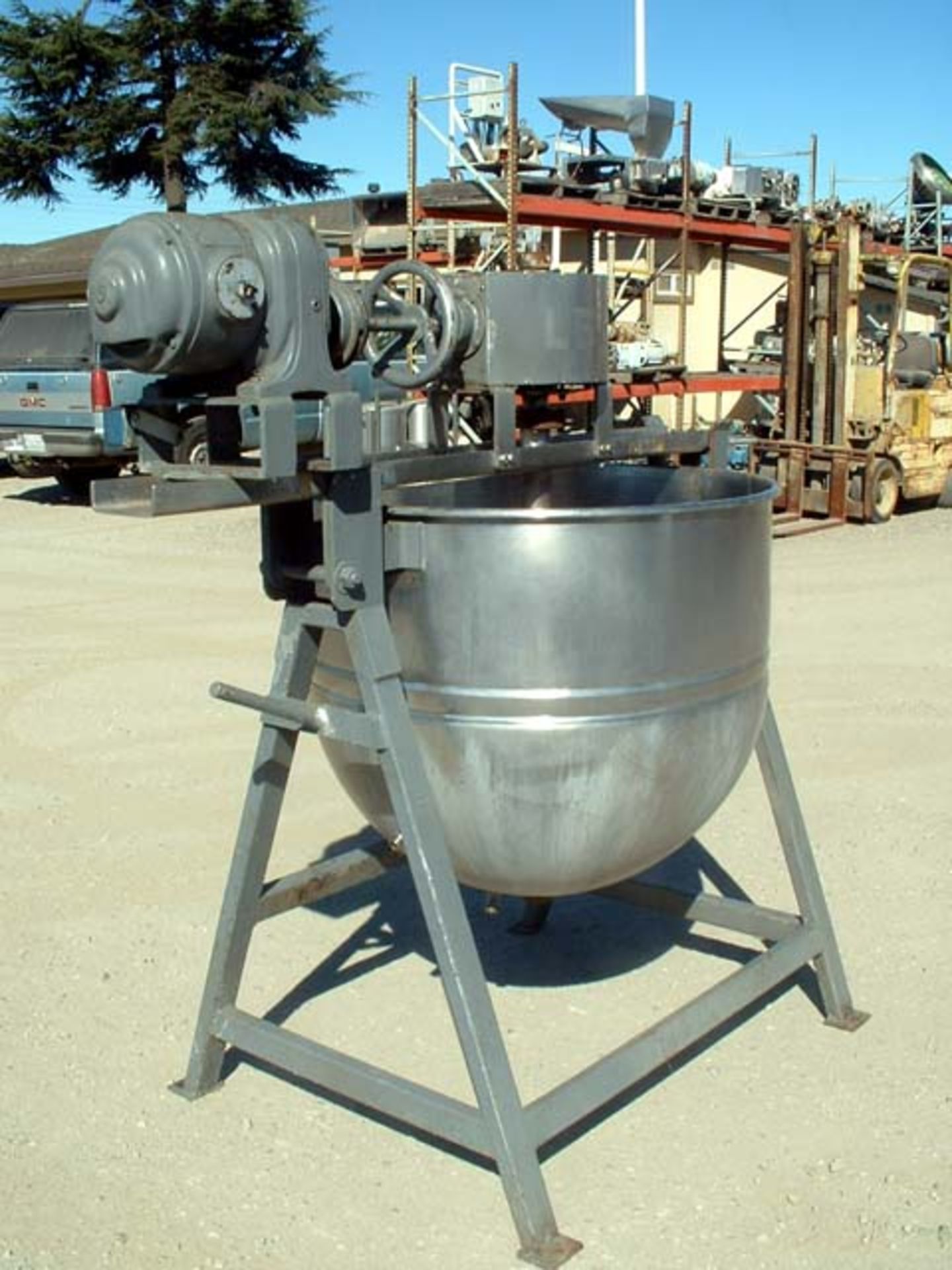 (Located in Morgan Hill, CA) Lee Kettle, Model 100 Gal, SN 868R, 100 PSI Jacket, 2 1/2" Outlet, S/S