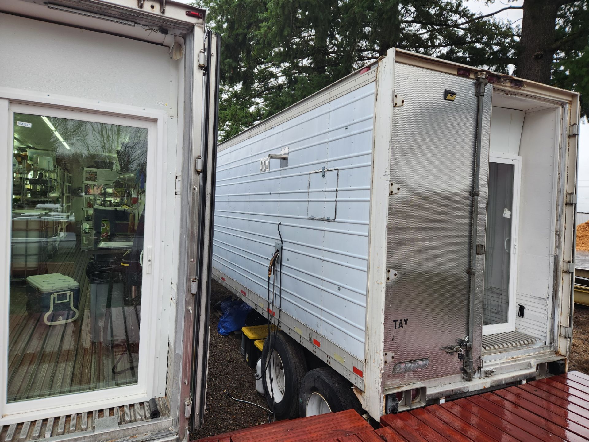 (Located in Portland, OR) Turnkey Mushroom Farm in Trailers (All Items Photoed Included) - Image 4 of 22