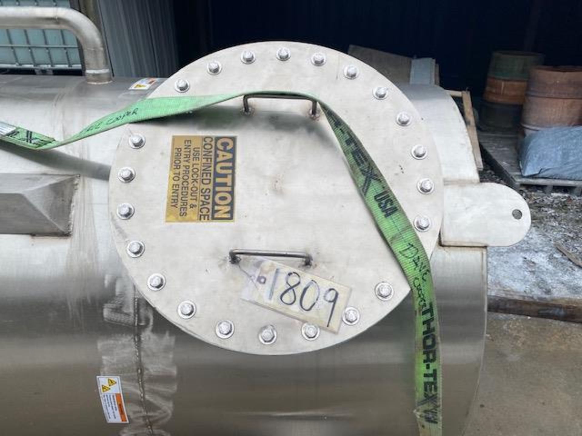 Lot Location: Greensboro NC 600 GALLON STAINLESS STEEL TANK - Image 11 of 12