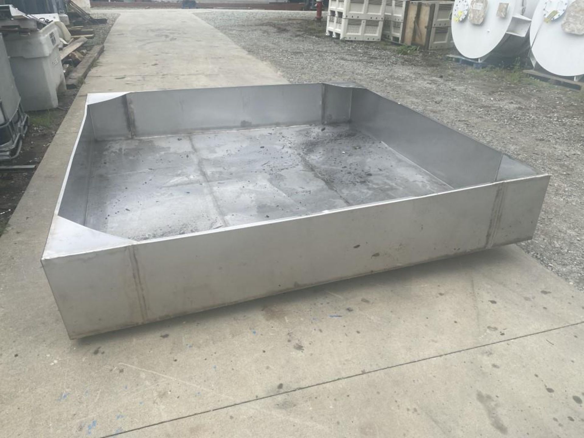 Lot Location: Greensboro NC 638 GALLON STAINLESS STEEL CATCH BASIN Ð CONTAINED SPILL CONTAINER