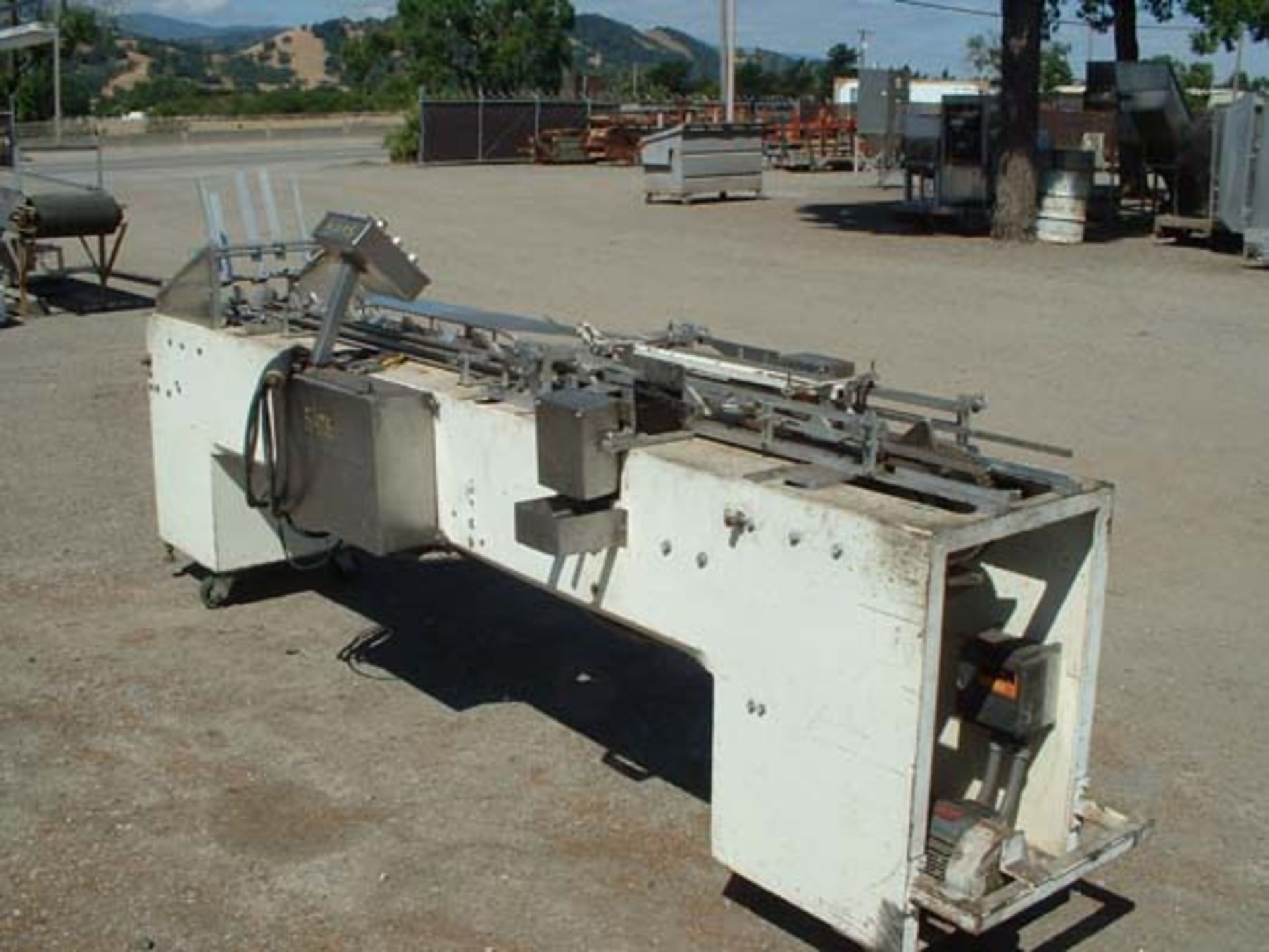 (Located in Morgan Hill, CA) Adco Cartoner, Model 15D EC, SN 1523 HG, Hot Roll Glue Pots - Image 2 of 4