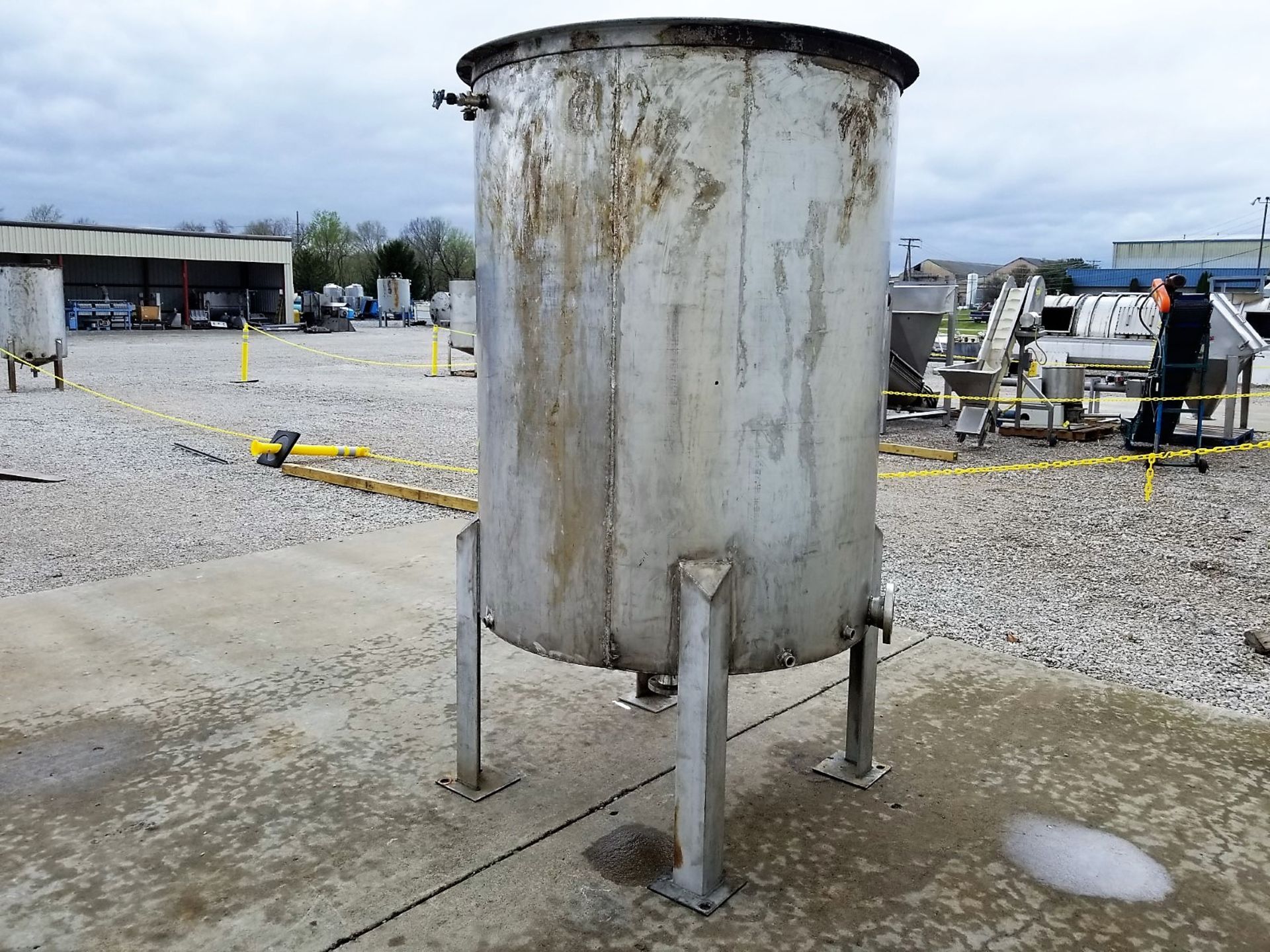 Lot Location: Greensboro NC Used 585 Gallon Stainless Steel Tank, Open Top with Pipe Coils - Image 4 of 12