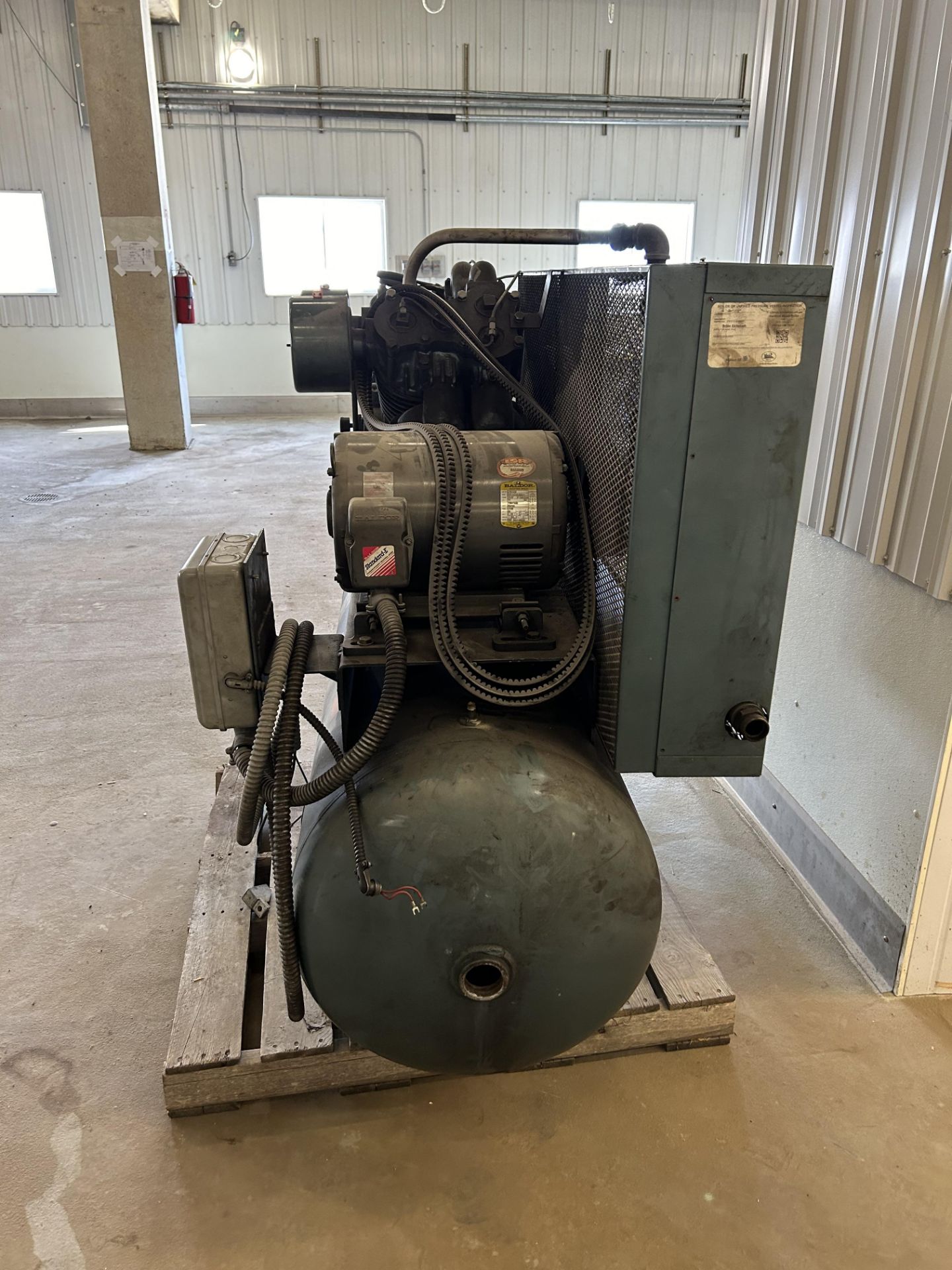 Lot Location: Hartley IA - Saylor-Beall Two-Stage Air Compressor, 20HP Baldor Motor Attached - Image 3 of 6
