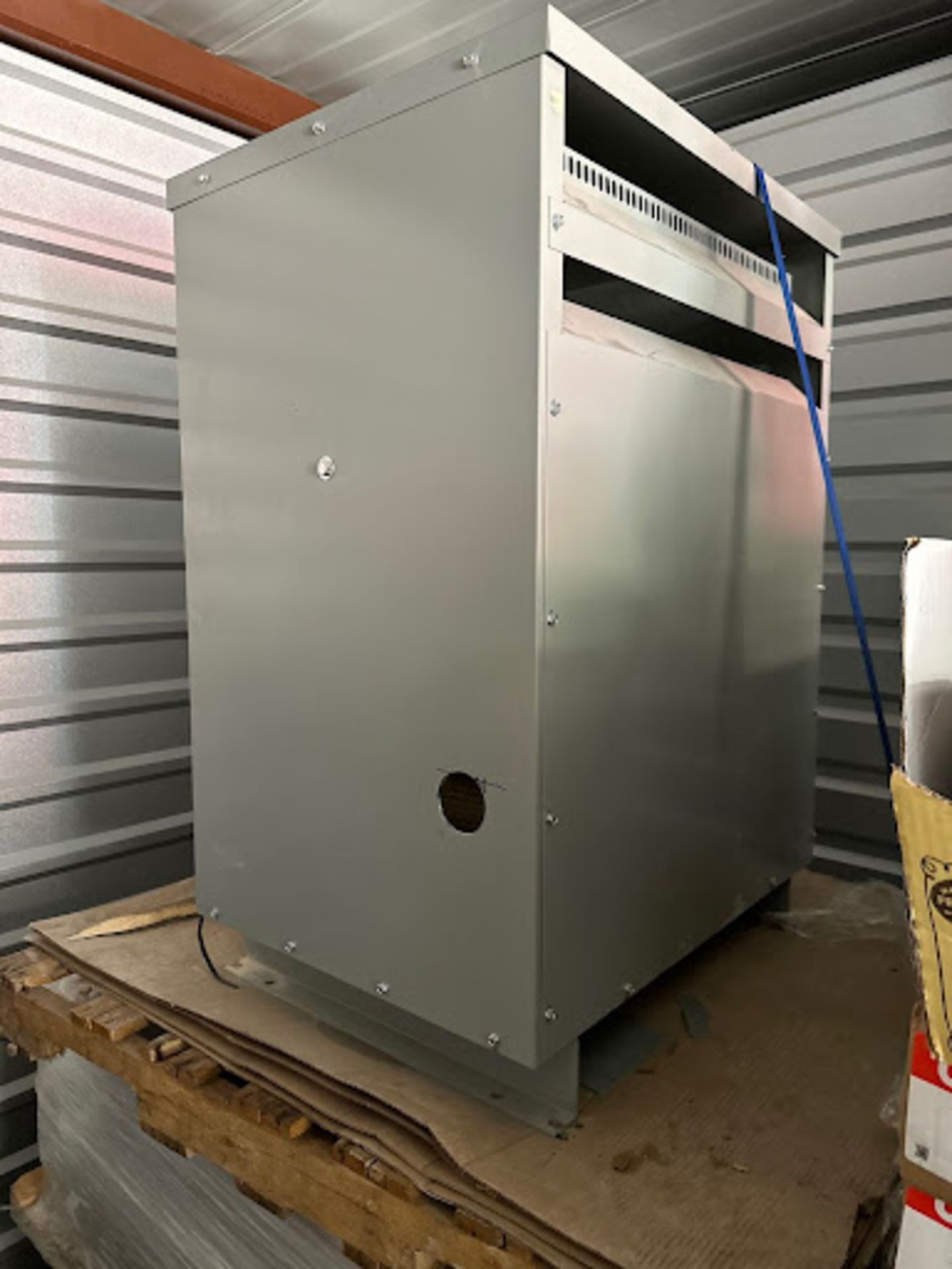 (Located in Georgetown, TX) Eaton Transformer, Model# ÊDT-3, Serial# V75DA001