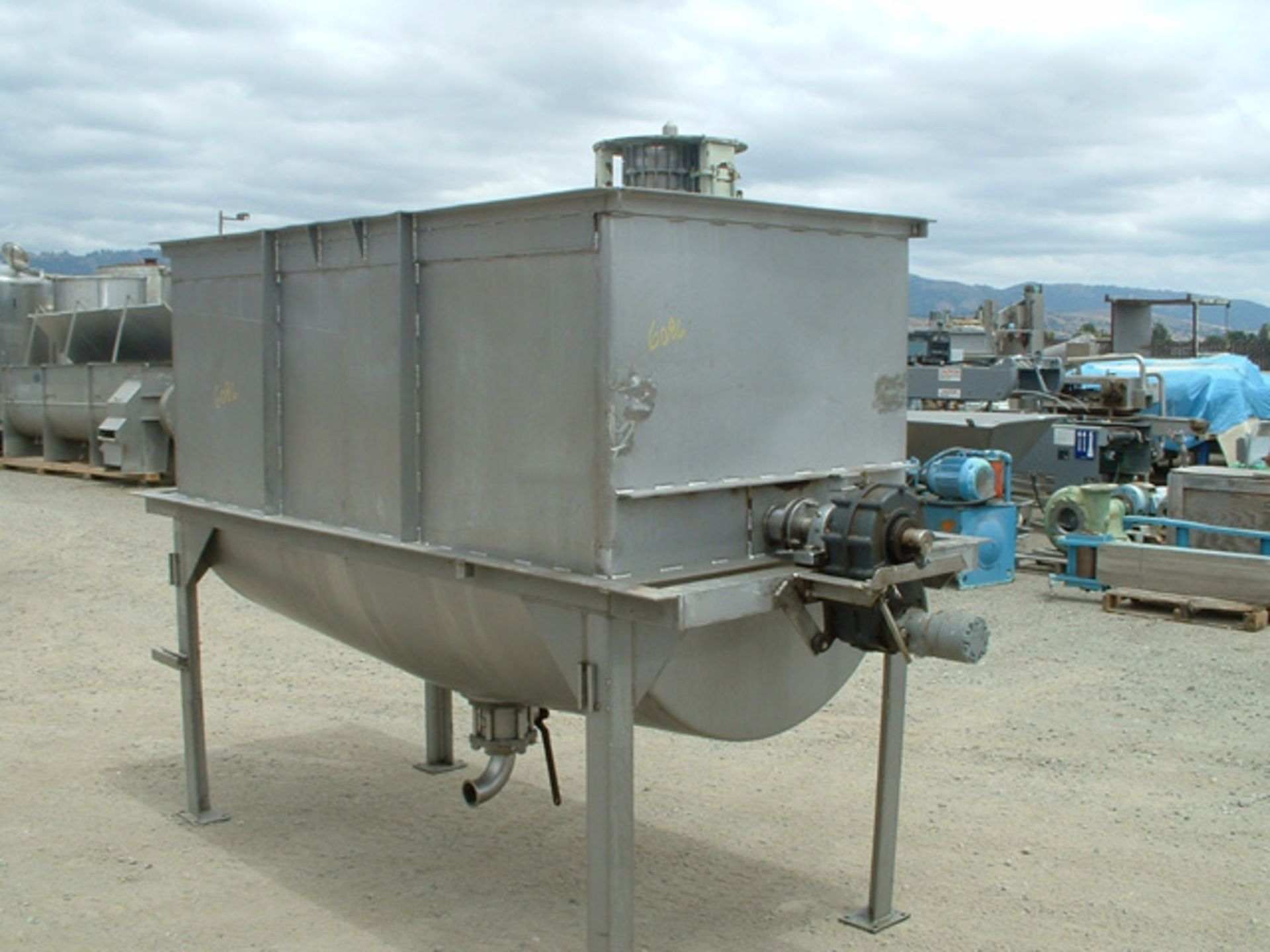 (Located in Morgan Hill, CA) C. E. Howard Liquid Blender, Model 700 Gal., SN R1108-2, S/S Construct - Image 2 of 5