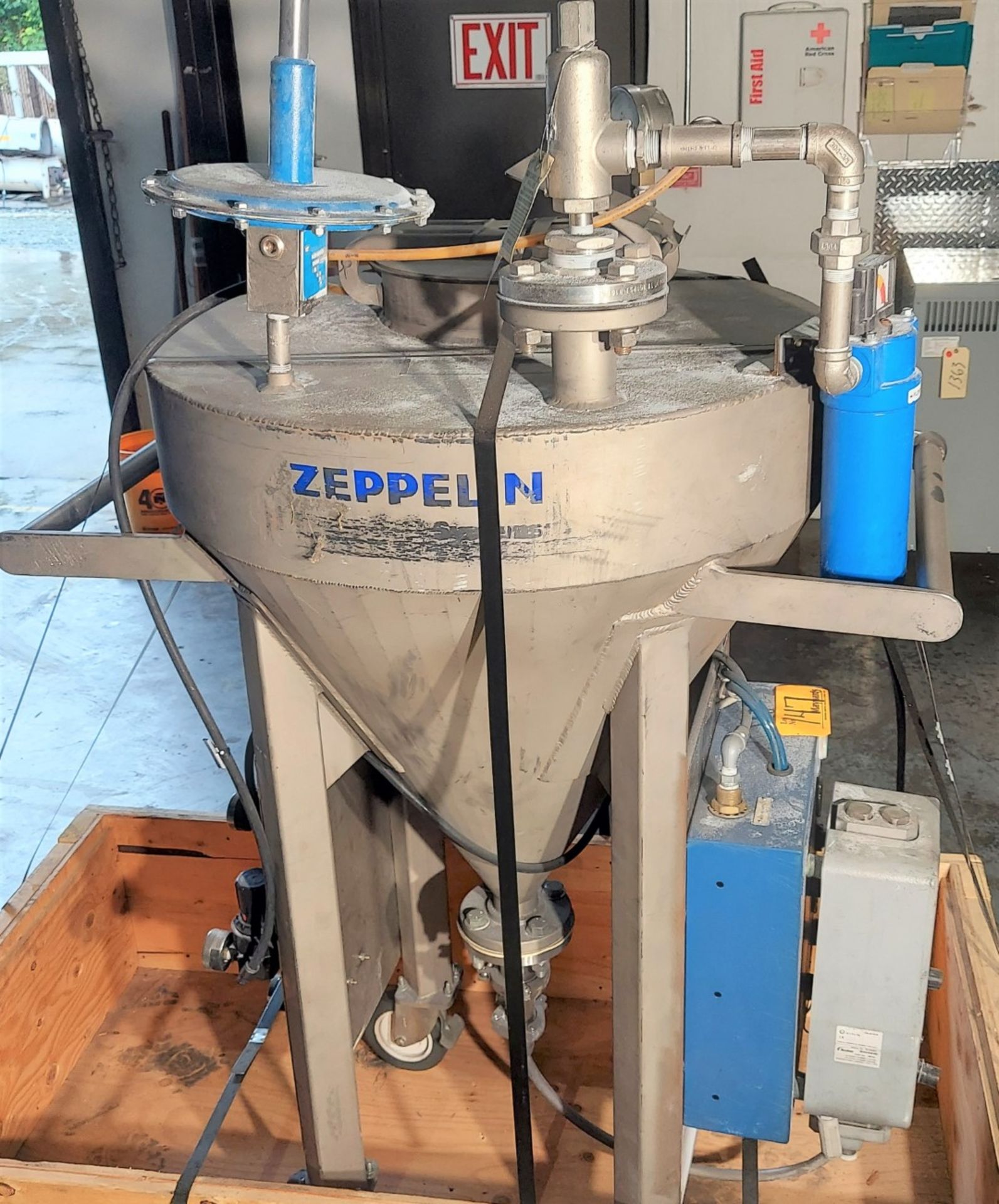 Lot Location: Greensboro NC ZEPPELIN PNEUMATIC POWDER VACUUM PRESSURE CONVEYING HOPPER WITH CONTROLS