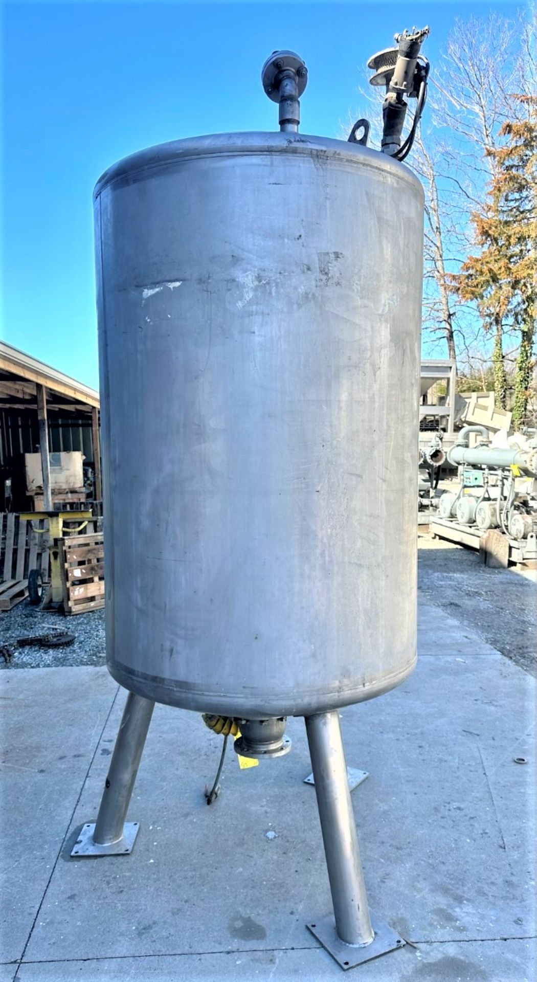 Lot Location: Greensboro NC 850 GALLON 60'' DIAMETER x 74'' HIGH STAINLESS TANK