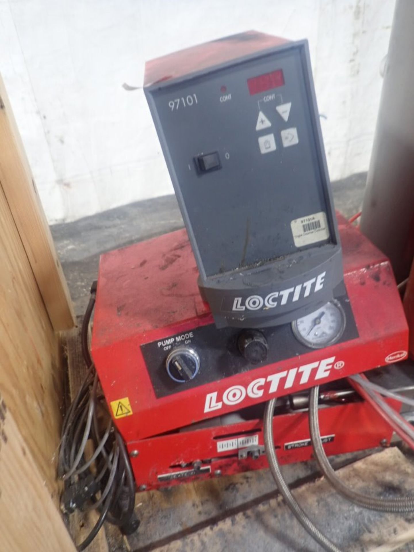 Lot Location: Greensboro NC HINKLE LOCTITE MMD PUMP SYSTEM 1000 MODEL 97101 - Image 2 of 10