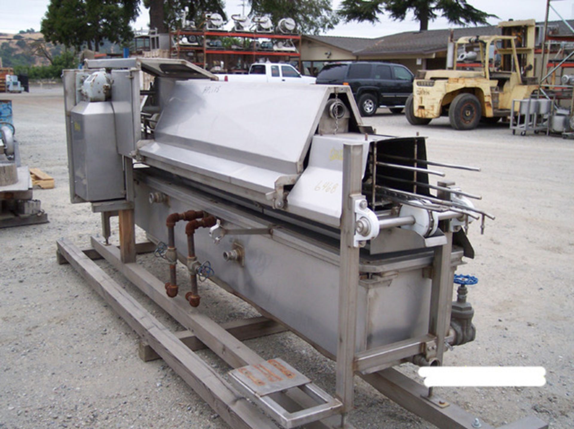 (Located in Morgan Hill, CA) Gravity Filler Over Flow, All S/S set on 603 x 700 Can, Has Timing Scre - Image 3 of 4