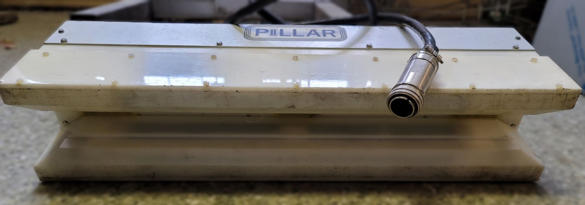 (Located in Belle Glade, FL) PILLAR INDUCTION SEALER HEAD, MODEL: COIL C2CW9A00, SERIAL: 62400-1 - Image 2 of 3