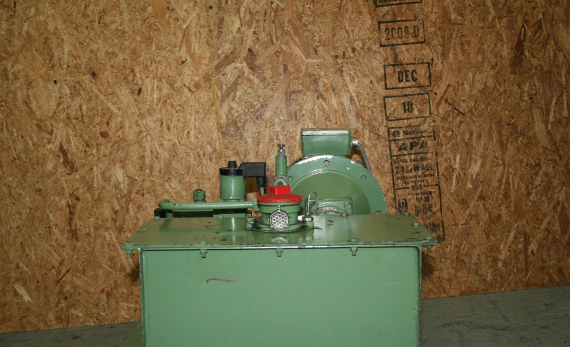 (Located in Belle Glade, FL) BOSCH HYDRAULIC PUMP, Loading/Rigging Fee: $25 - Image 7 of 7