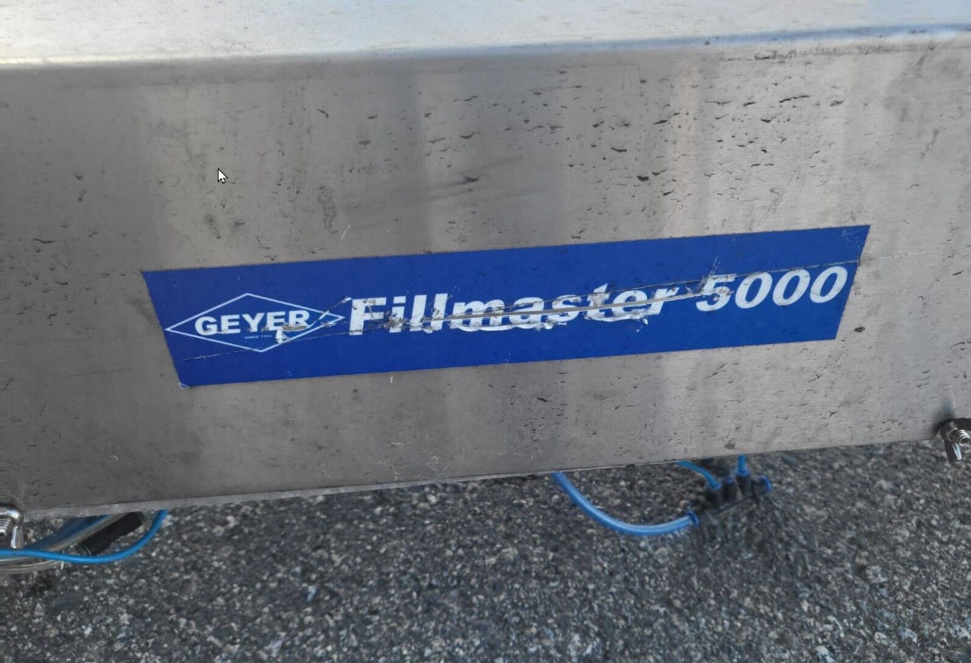 (Located in Hollister, CA) Geyer Fillmaster 5000 Filler with Conveyor For Food Industry - Image 9 of 10