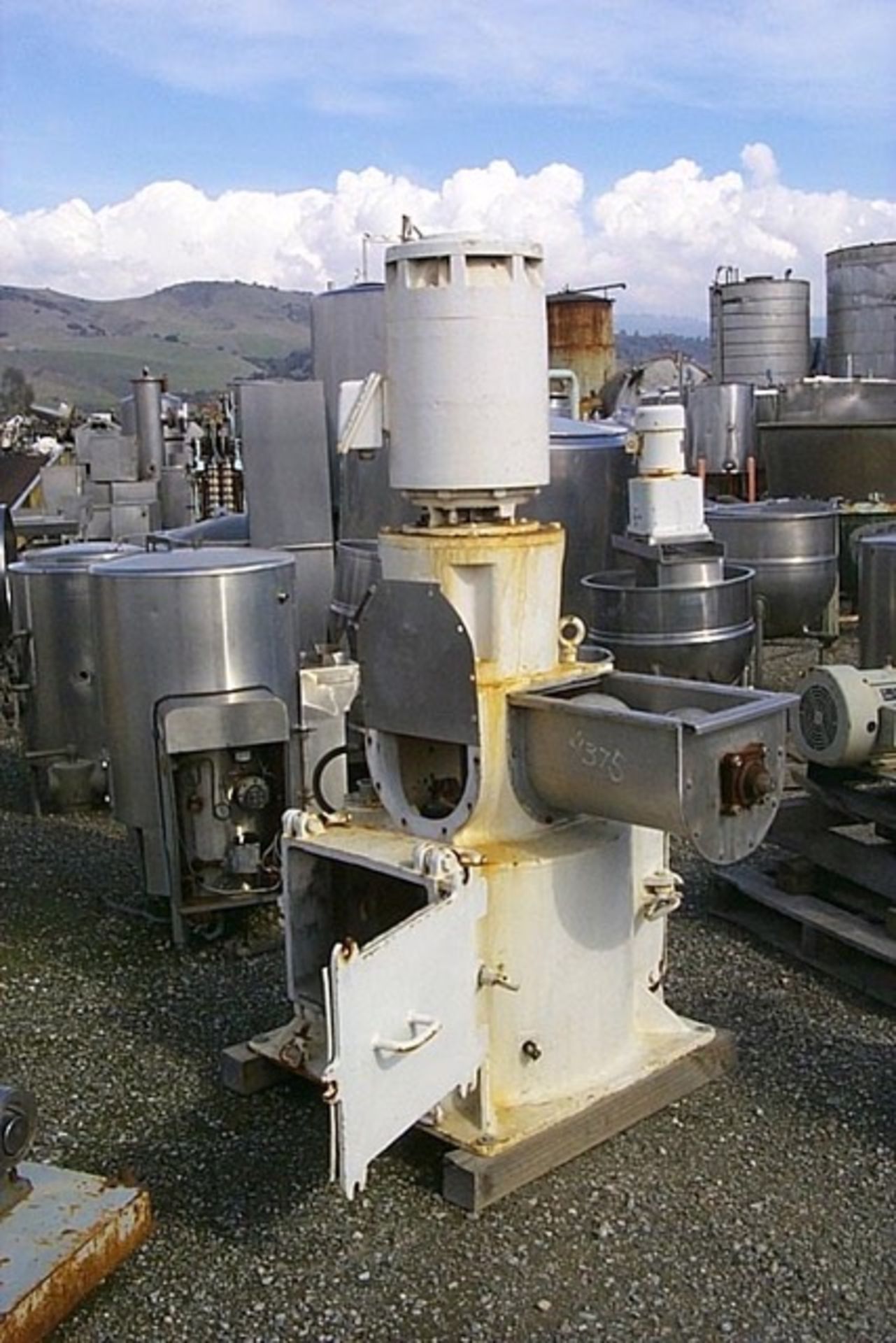 (Located in Morgan Hill, CA) Rietz Mill, Model RD 12 H32, SN RD 63079, 25 HP, 3600 RPM, 220-440