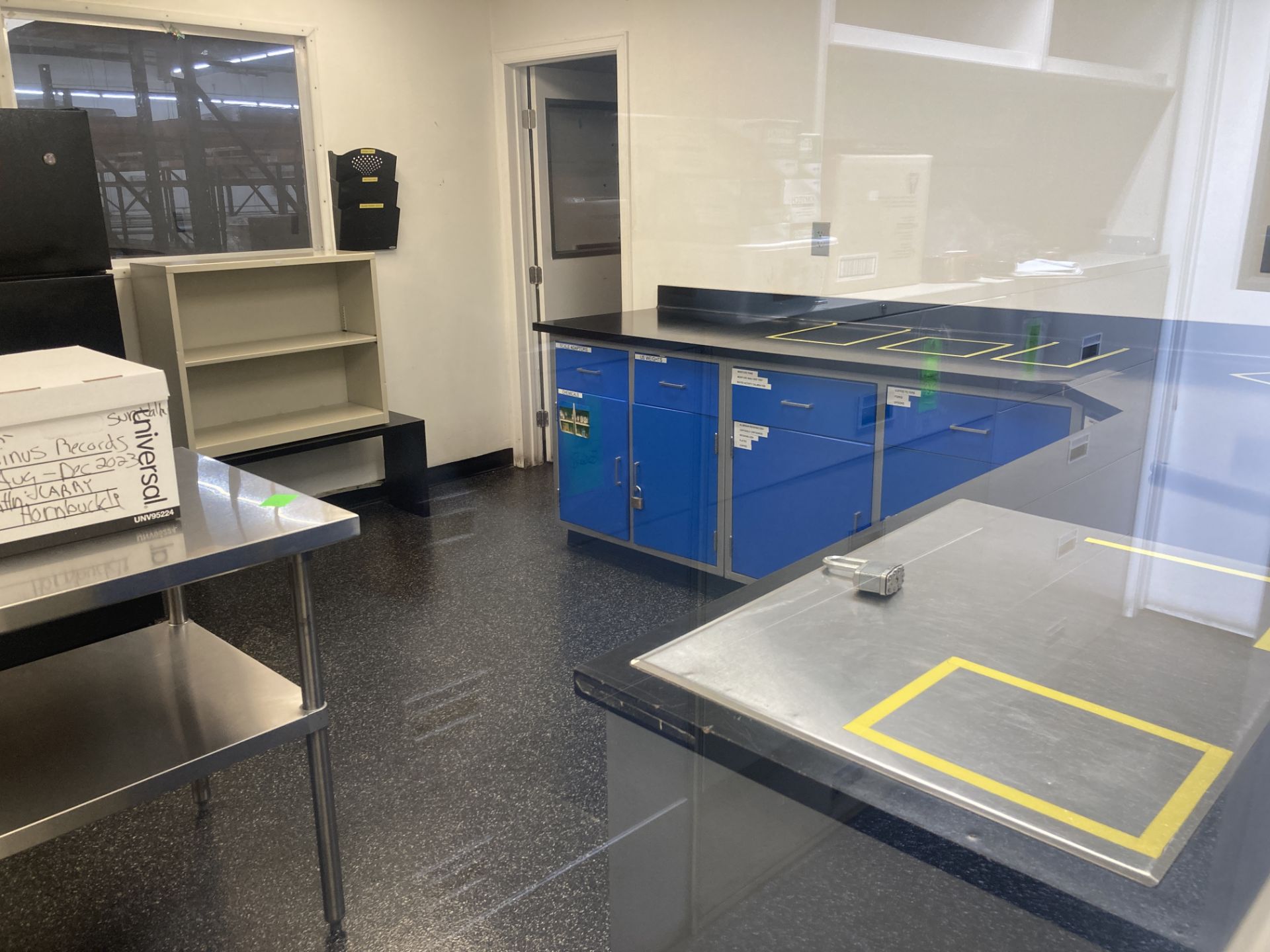 LOT OF laboratory counter, sink, shelf unit Rigging Fee: $ 325 - Image 2 of 4