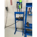Manual hydraulic press Rigging Fee: $ 75