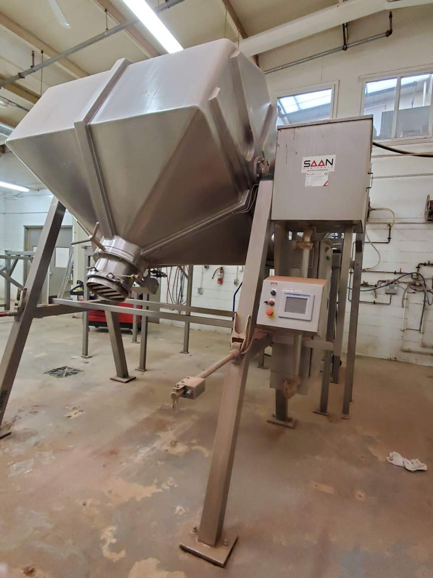 Lot Located in Vancouver BC, Canada - Saan OB-3000 Octagonal Blender