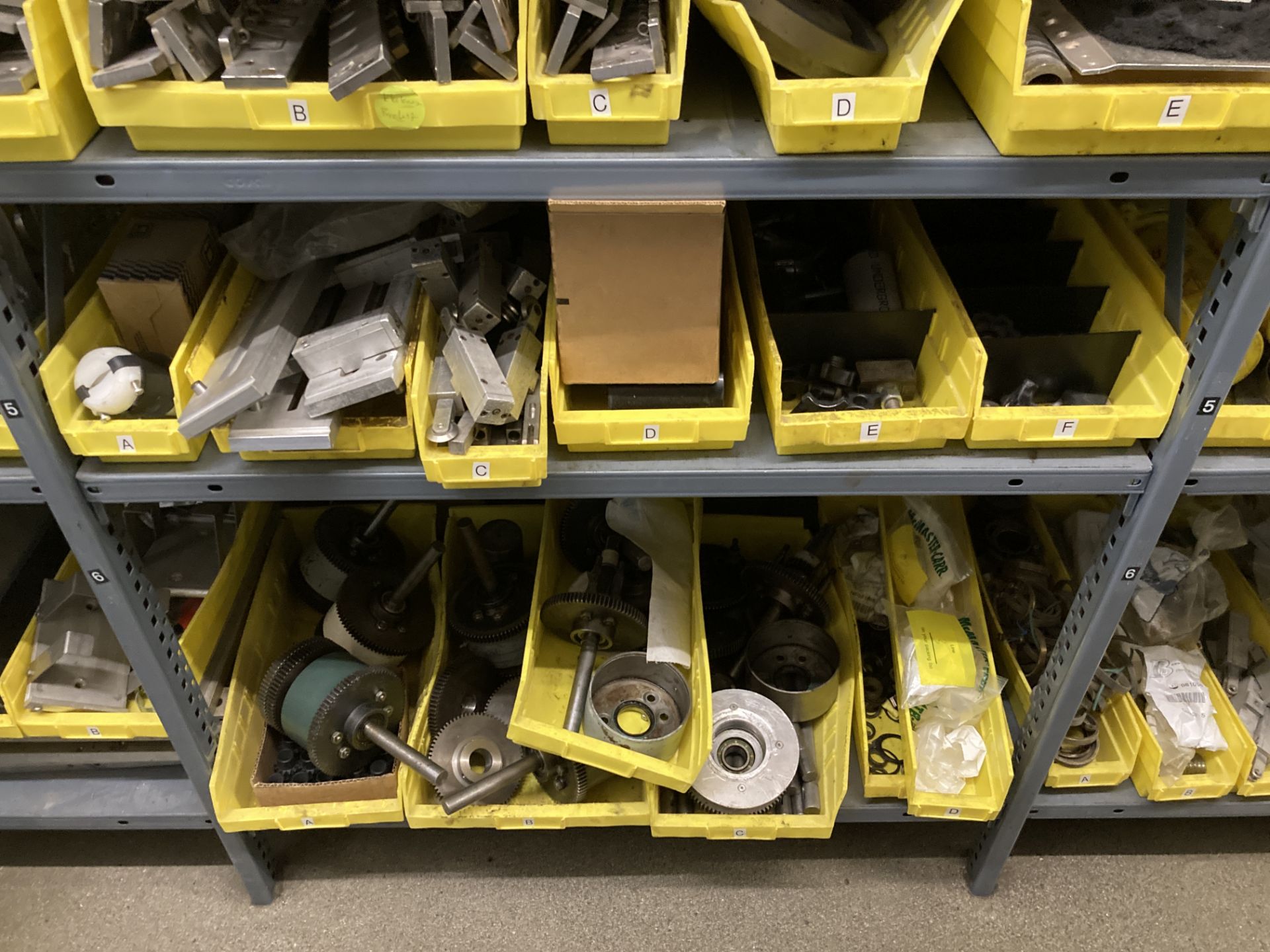 LOT OF shelf units and content on shelf, Aisle 4 Rigging Fee: $375 - Image 14 of 19