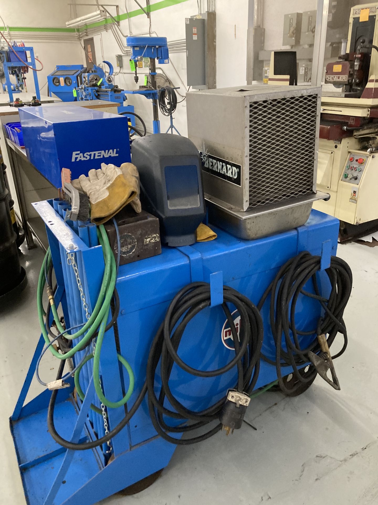 Miller welder, model Dialarc HF, serial HH043537, 208/230/460 vac Rigging Fee: $ 75 - Image 2 of 3