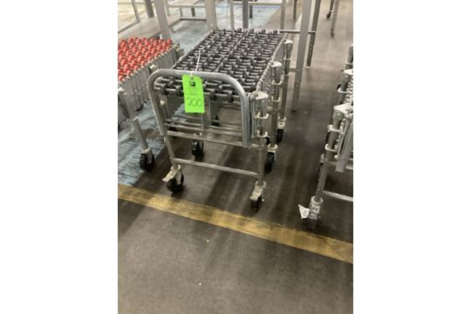 Qty. 3 Nestaflex expandable/portable conveyor, model 275, 24 in w Rigging Fee: $100 - Image 2 of 3
