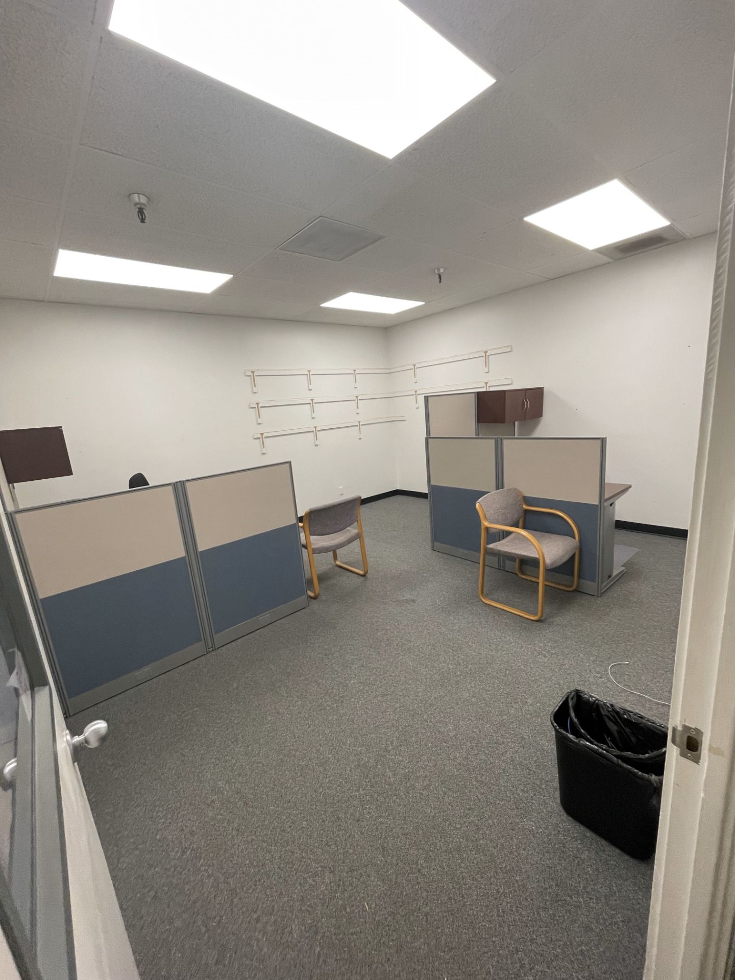 LOT OF ROOM with L shape cubical desk and chairs Rigging Fee: $ 200 - Image 3 of 3