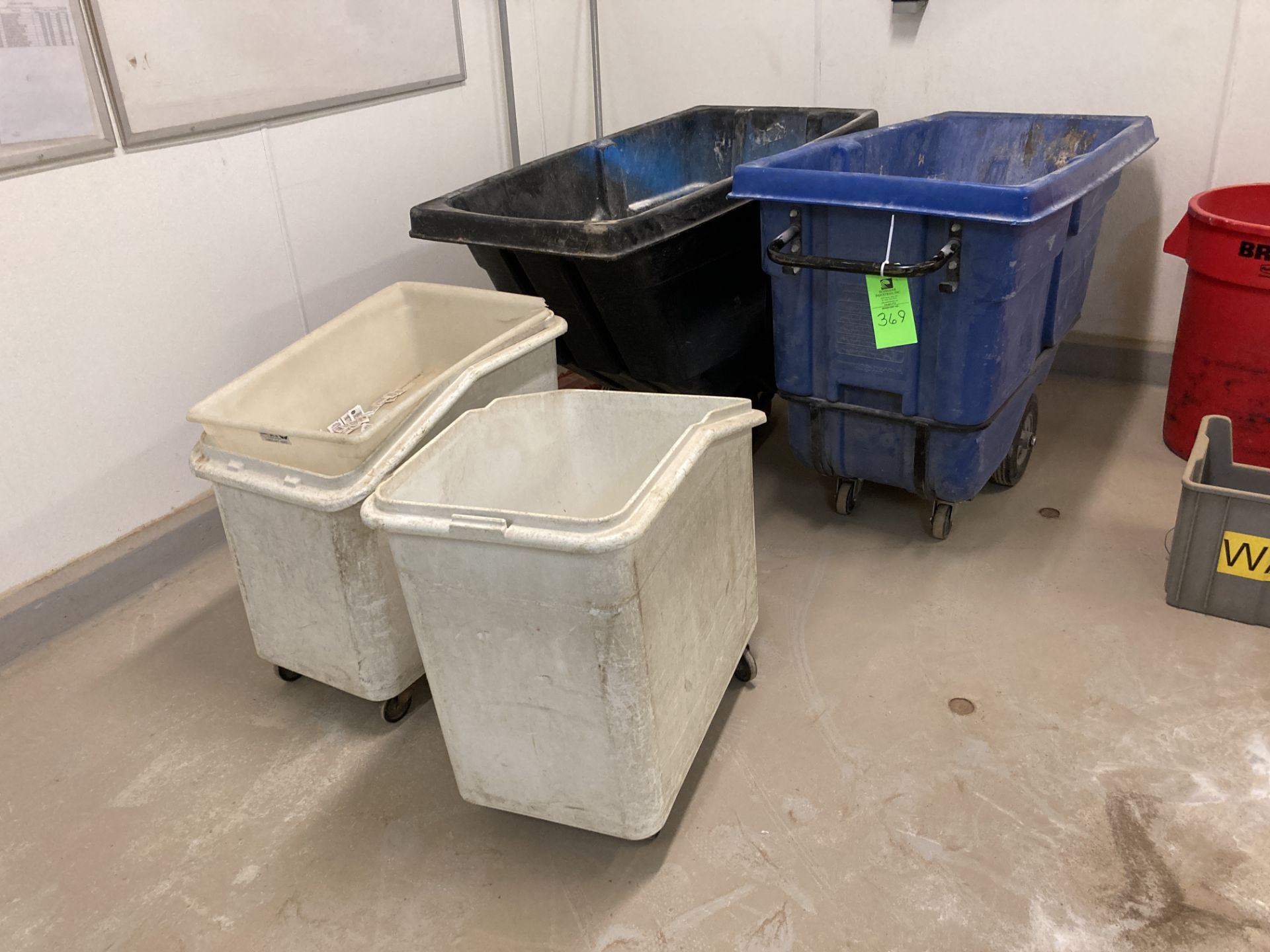 LOT OF 8 waste containers with Bishamon lift table 20 in x 40 , model BX30SE Rigging Fee: $ 125 - Image 3 of 3