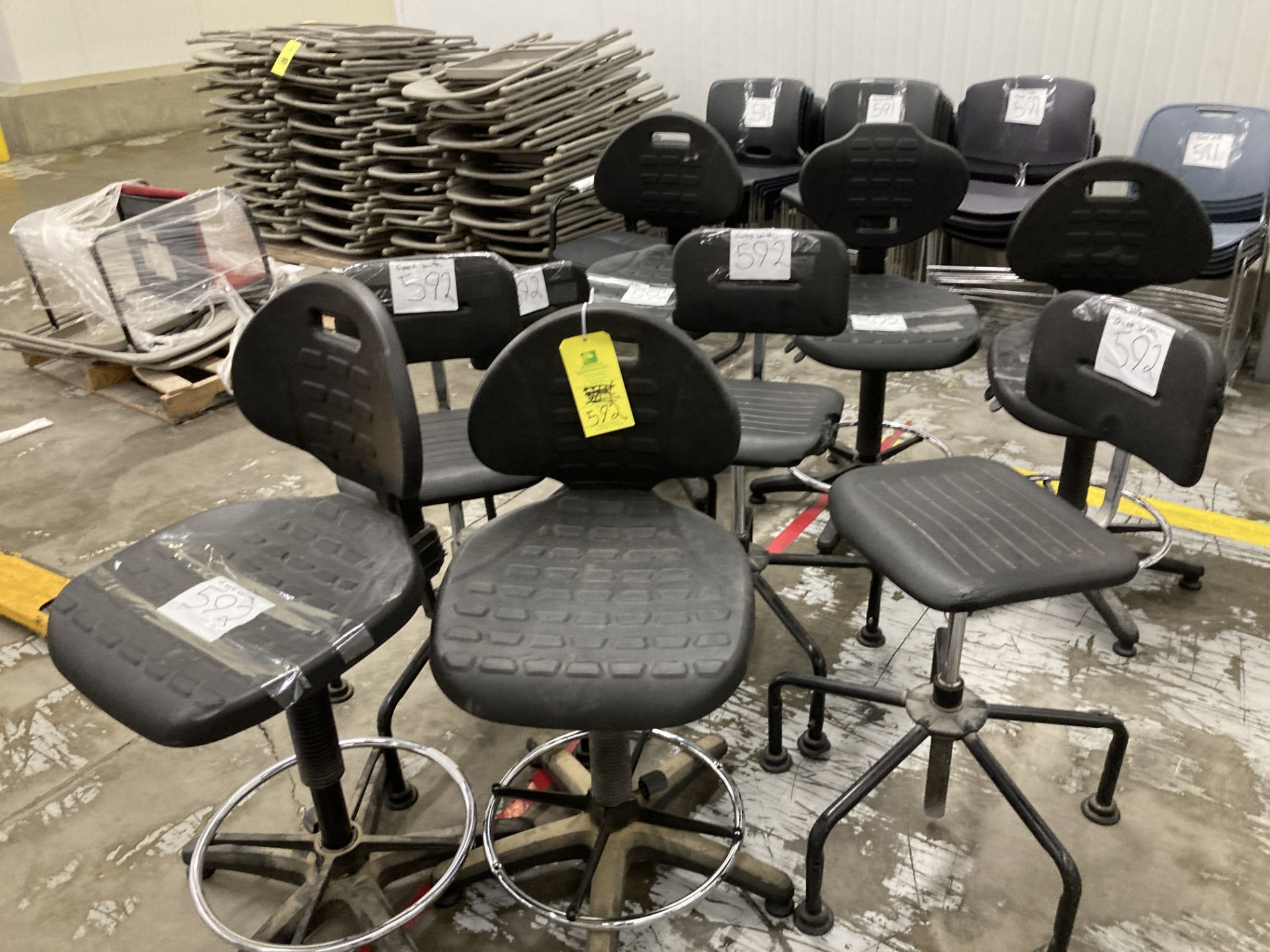 LOT OF 9 office chairs Rigging Fee: $ 125