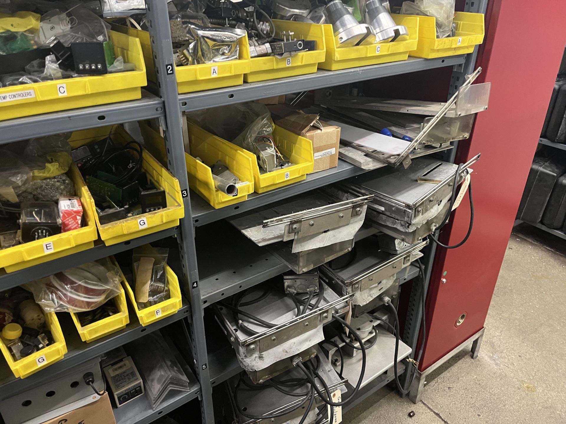 LOT OF shelf units and content on shelf, Aisle 4 Rigging Fee: $375 - Image 17 of 19