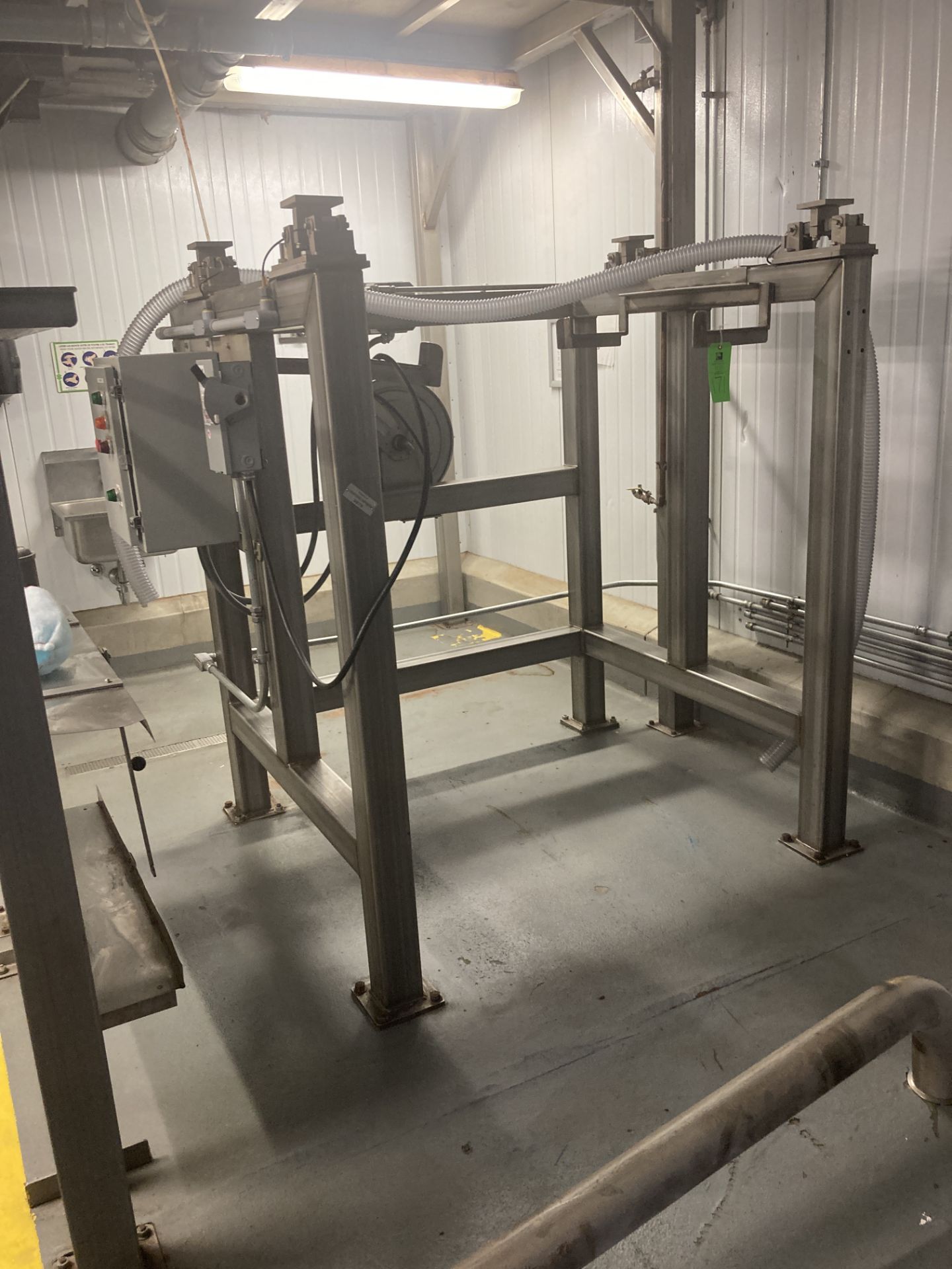 Stainless structure with Mettler Toledo load cell system, 60 in x 38 in Rigging Fee: $ 425 - Image 2 of 3
