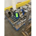 LOT OF PALLET , Vibra Screw assembly with 2 electric vibrator, model VE3736/660, 460 vac Rigging