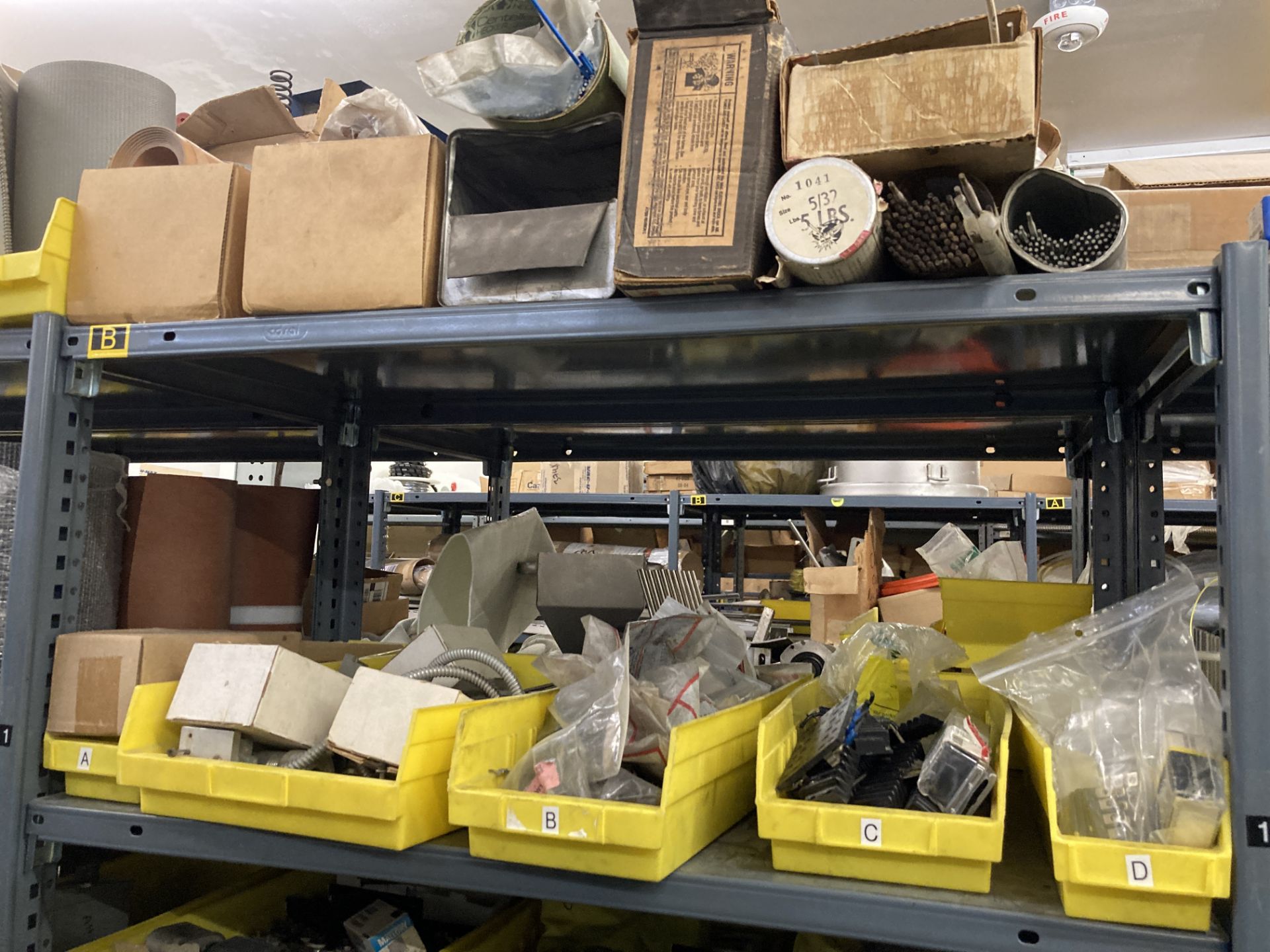 LOT OF shelf units and content on shelf, Aisle 4 Rigging Fee: $375 - Image 4 of 19