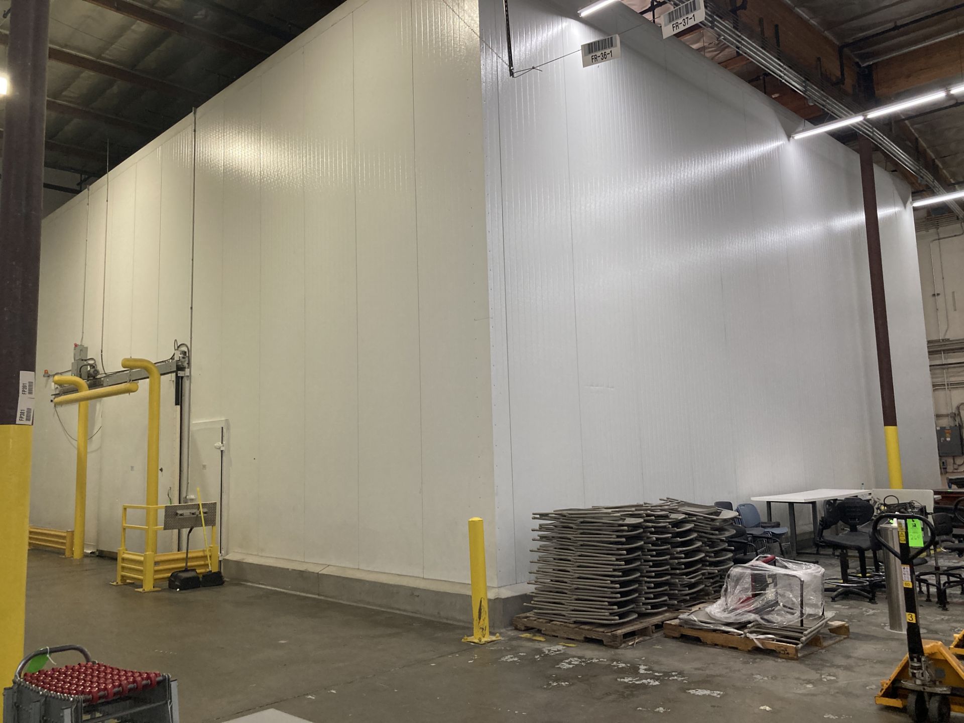 Thermal-Loc walk-in box 45 ff x 55 ft x 20 ft hgt with Russell refrigeration system, condenser