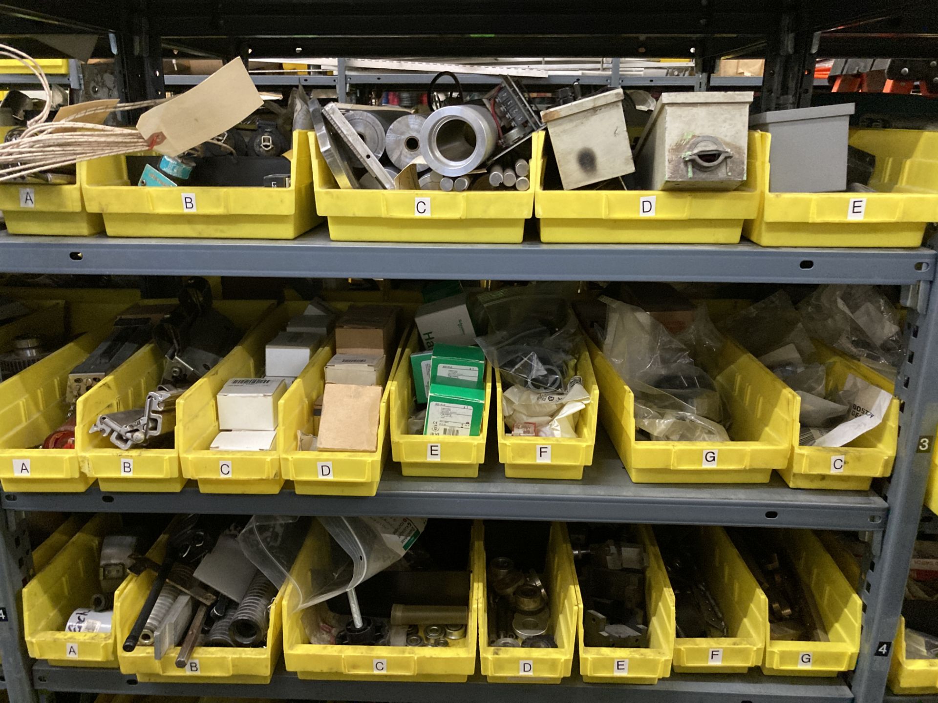 LOT OF shelf units and content on shelf, Aisle 4 Rigging Fee: $375 - Image 10 of 19