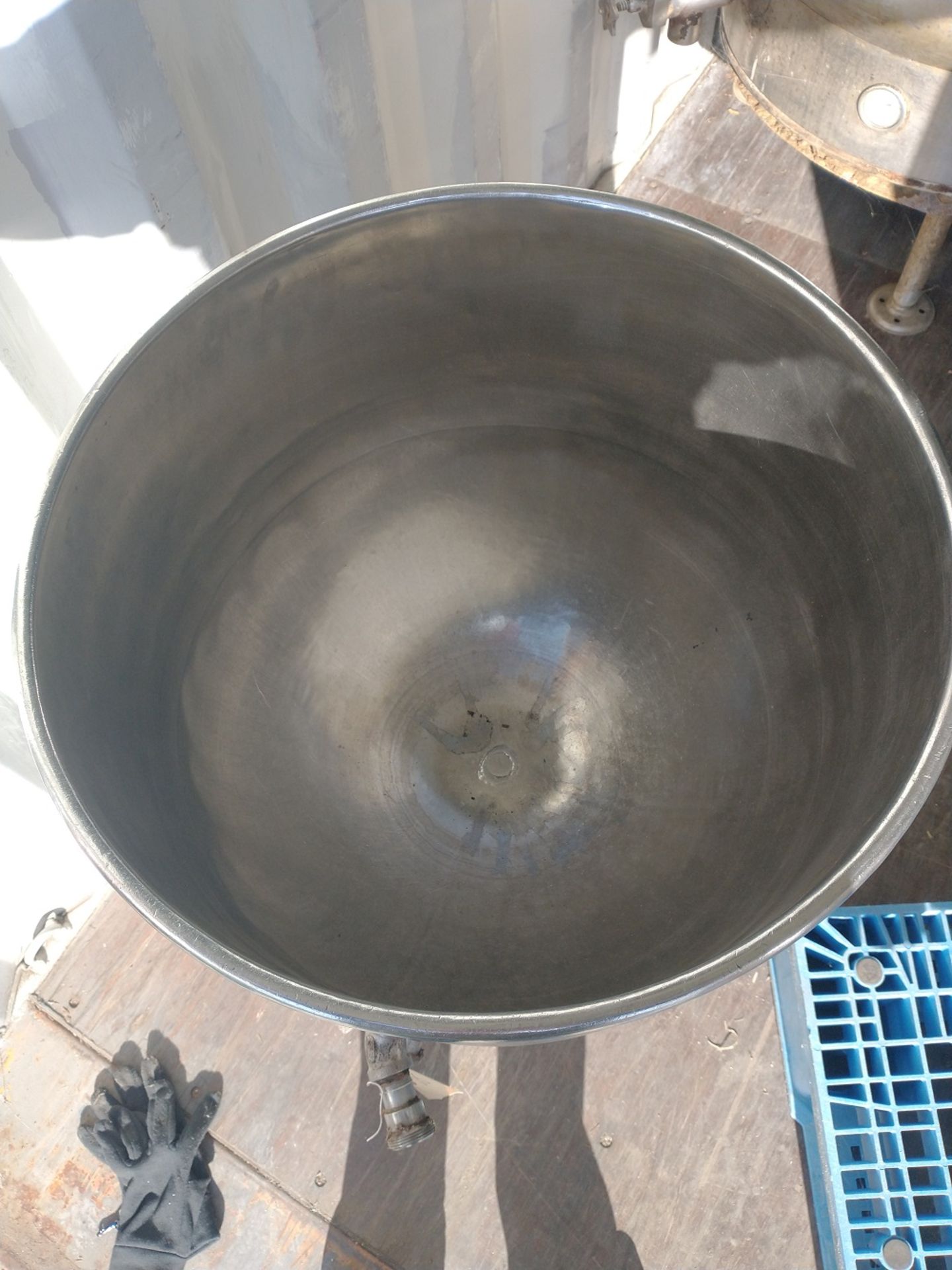 Lee Metal Products 20 gal. kettle on stand Model 232A 20.5" ID x 18" deep Foot print: 21.5 dia x 39 - Image 3 of 3