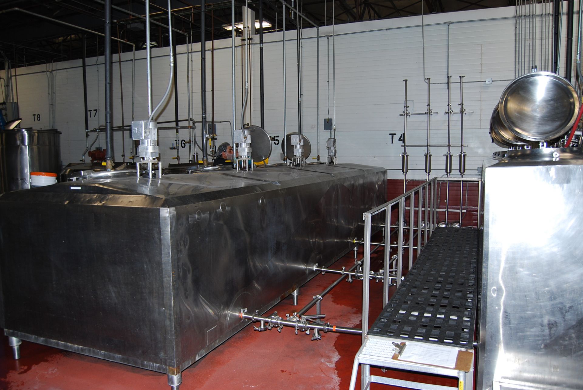 (Located in Chicago, Il) 4/450 Gallon - 4 Compartment insulated mixing tank - Dome top with manway, - Image 4 of 4