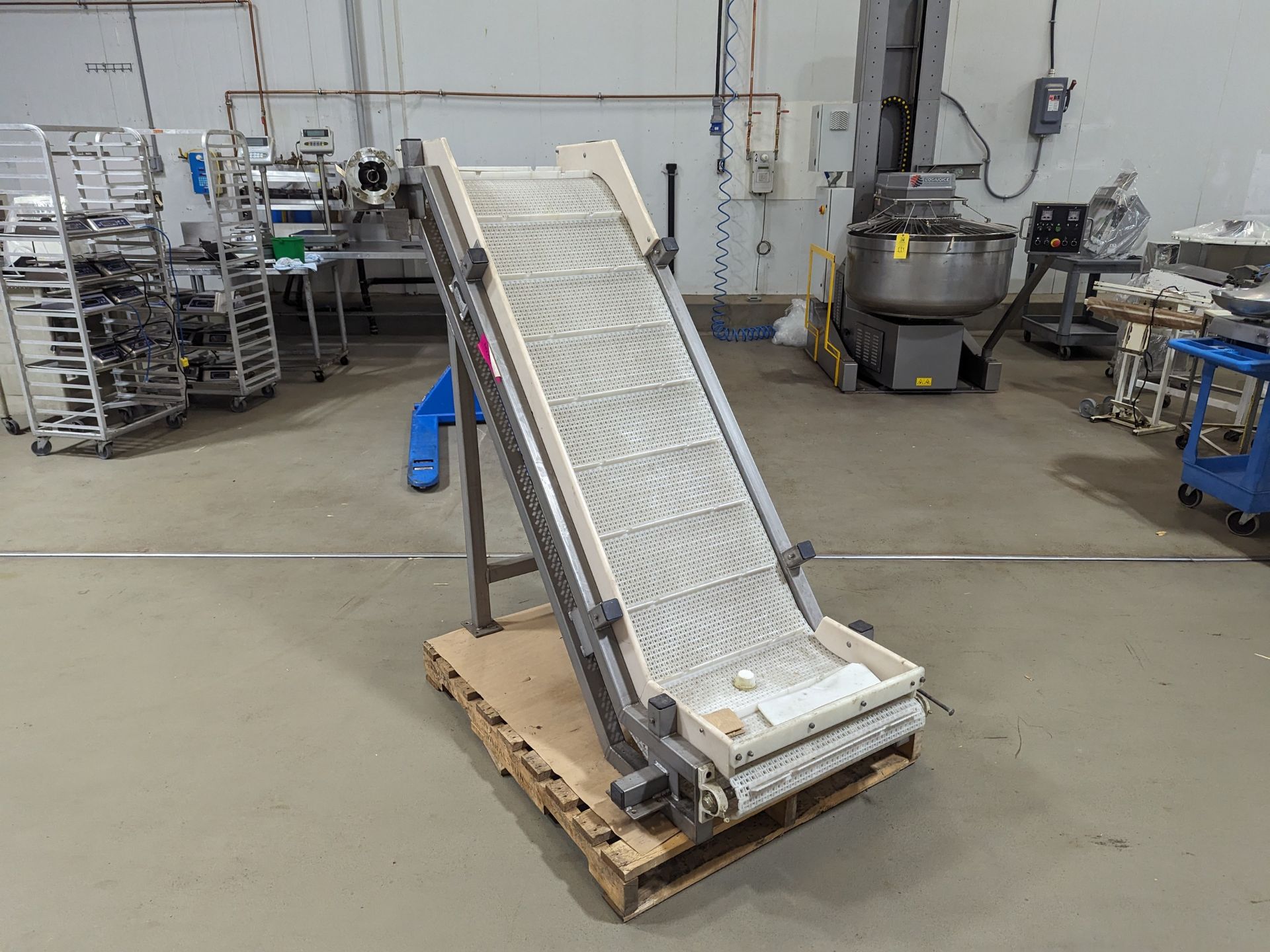 Incline Conveyor, Dimensions LxWxH: 80x37x56 - Image 4 of 7