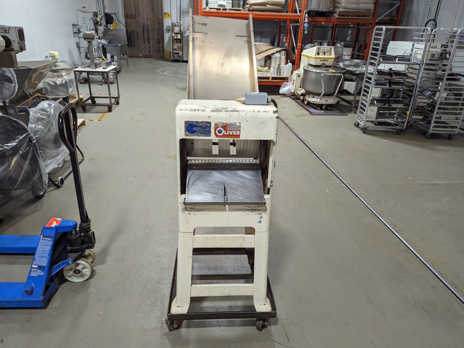 Oliver Bread Slicer for 3/4" Slices, Dimensions LxWxH: 52x25x63 - Image 2 of 5