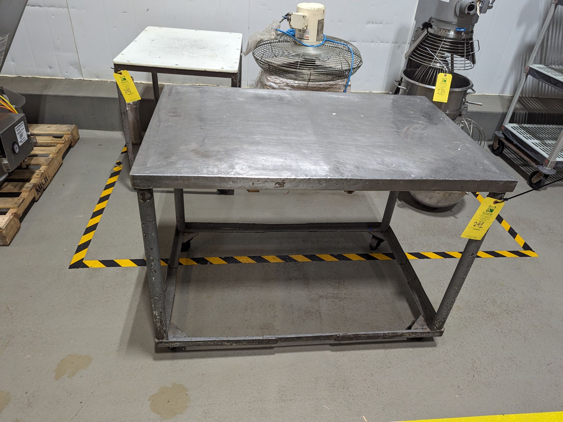 SS Rolling Table, 44in x 28in Surface 44x28x33