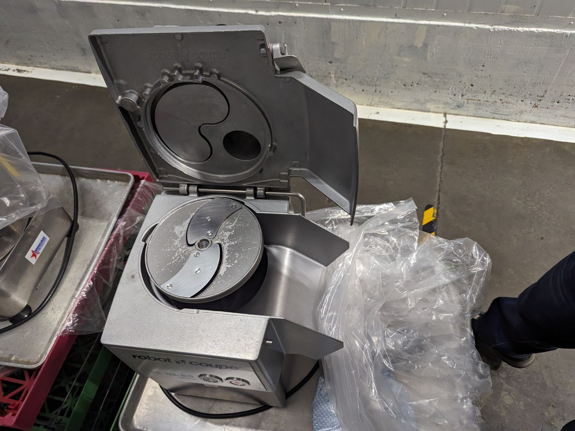 Robot Coupe CL50 Slicer and Shredder, Dimensions LxWxH: 16x12x24 - Image 3 of 3