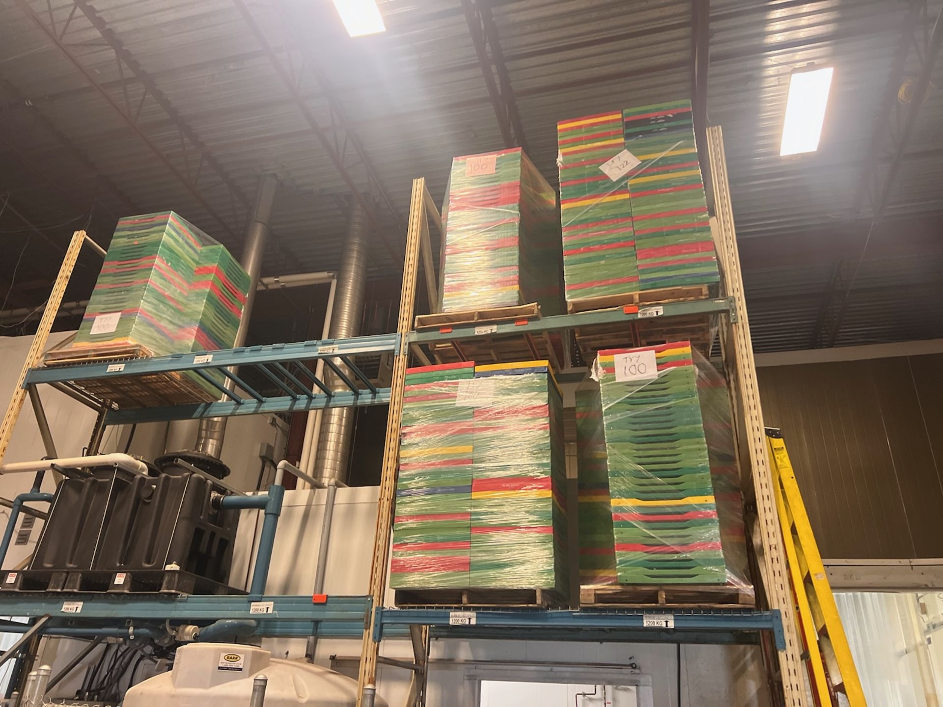 Lot of Bread Trays, 5 Pallets Total Count 422