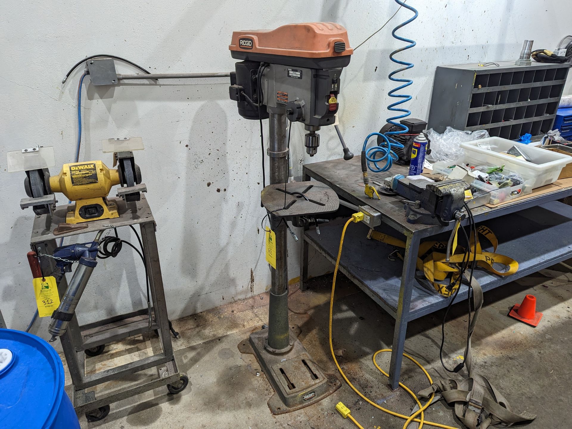 Rigid DP15501 Drill Press, Dimensions LxWxH: 24x28x68