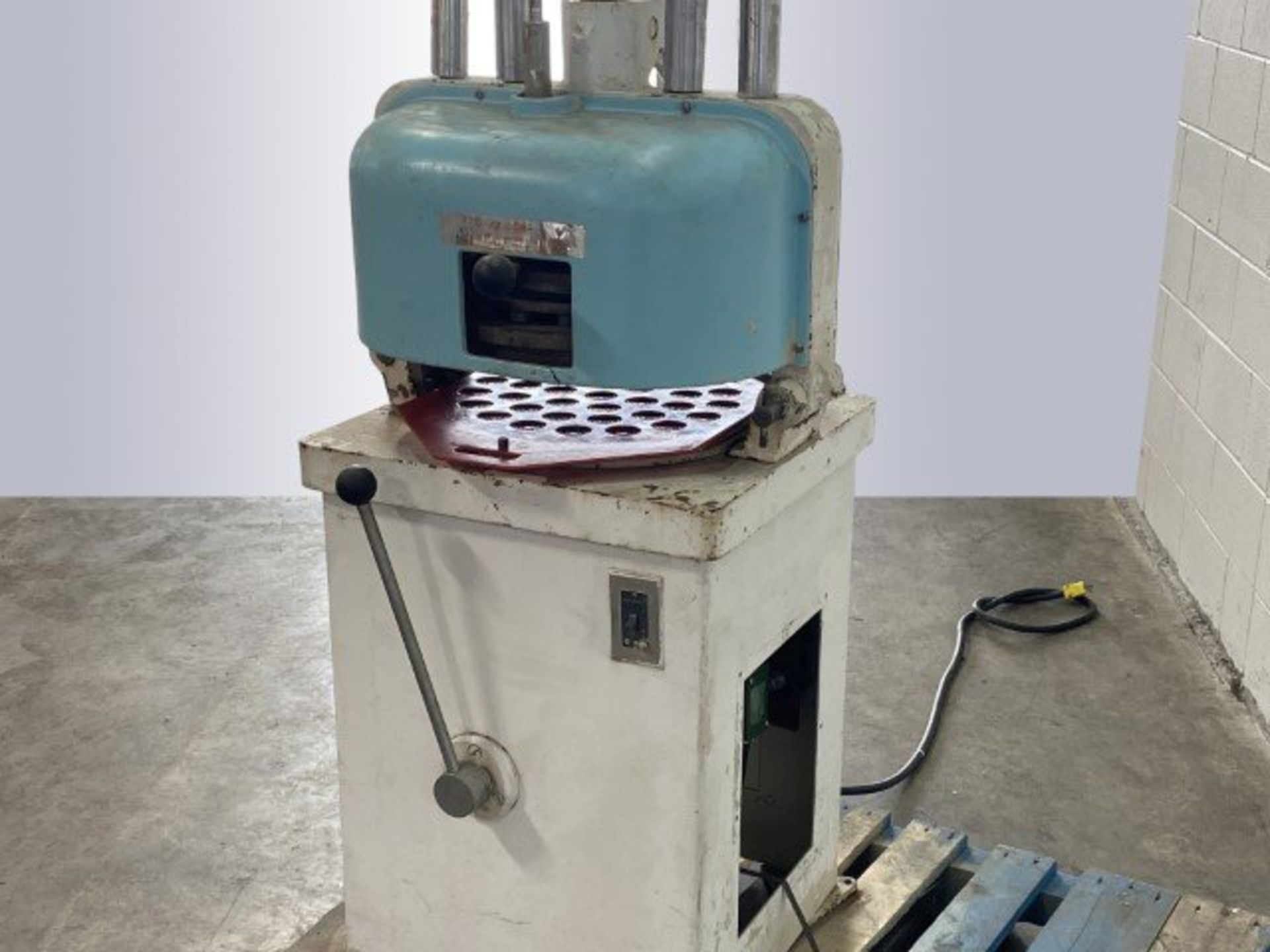 Consignment Lot: Lot Located in Abbotsford, BC - L&M DR-36 Dough Divider Rounder - Image 2 of 13