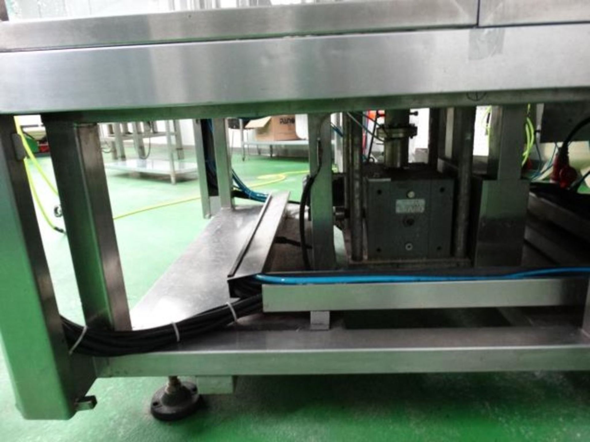 HongJU DGY 4A Filling and Cap Screwing Machine for cap Stand up Pouches - Image 17 of 48