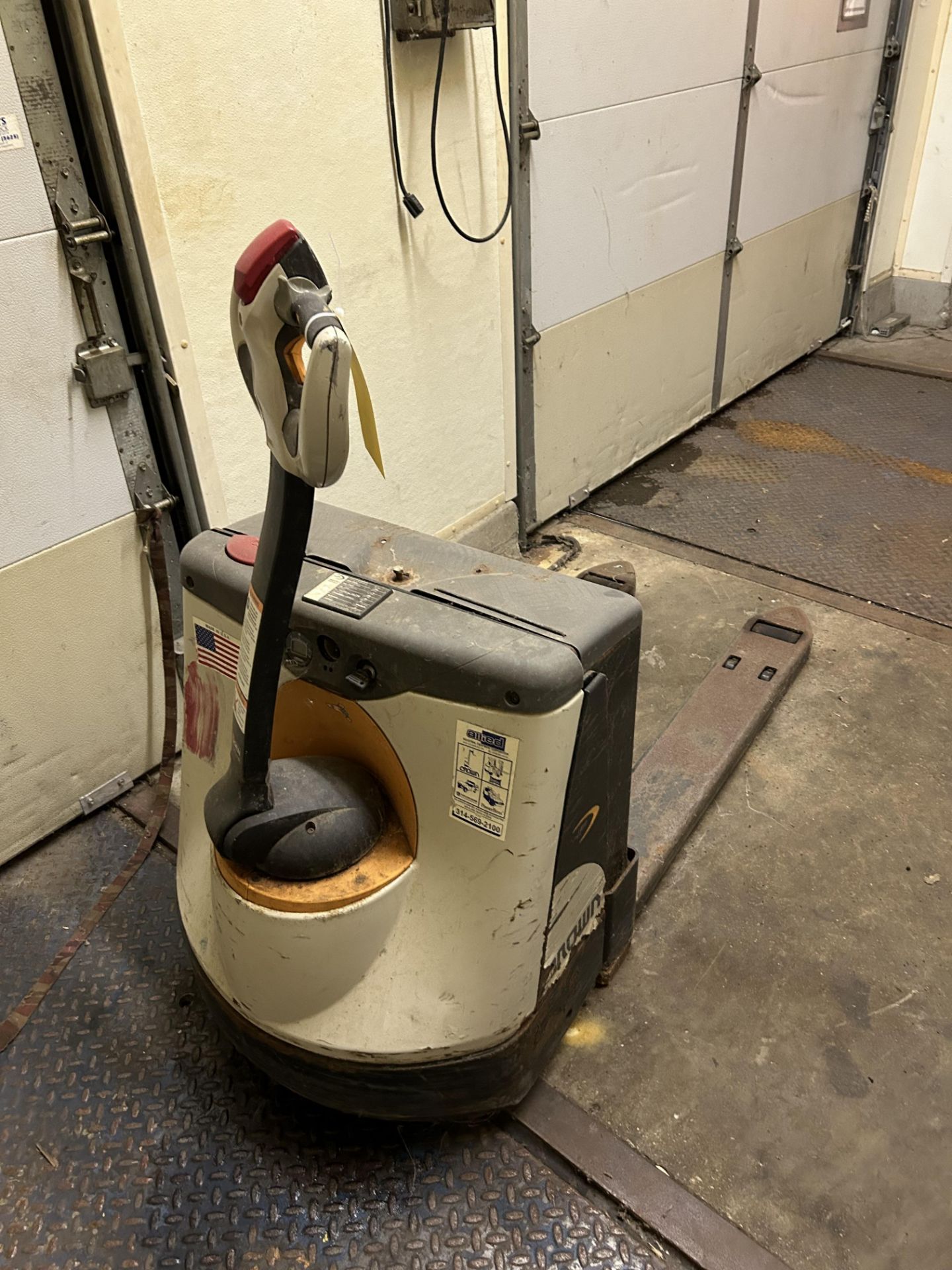 WP 3000 Series Electric Pallet Jack, S/N #7A290927 - Image 2 of 4
