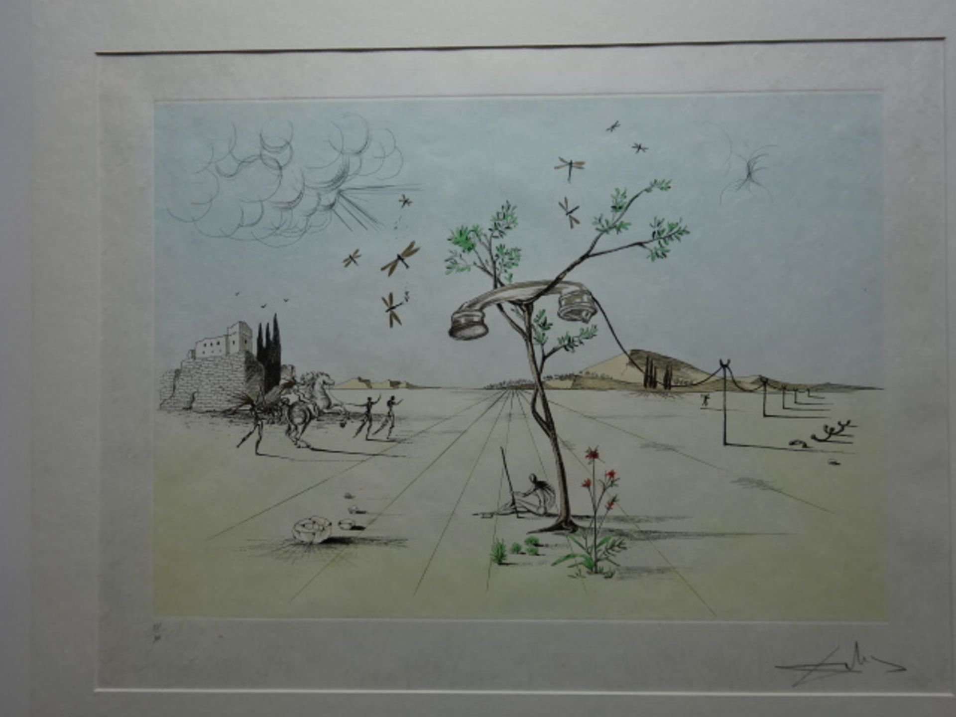 Dalí - Körperloses Telefon in Wüste - Image 2 of 8