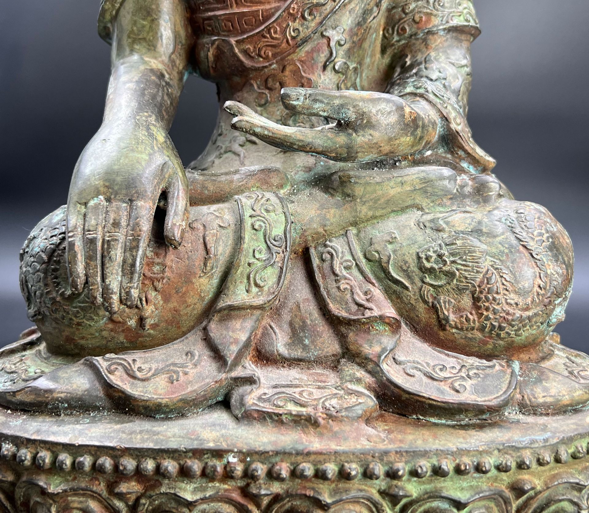 Buddha. Siddhartha Gautama. China. Bronze. Um 1900. - Bild 4 aus 10