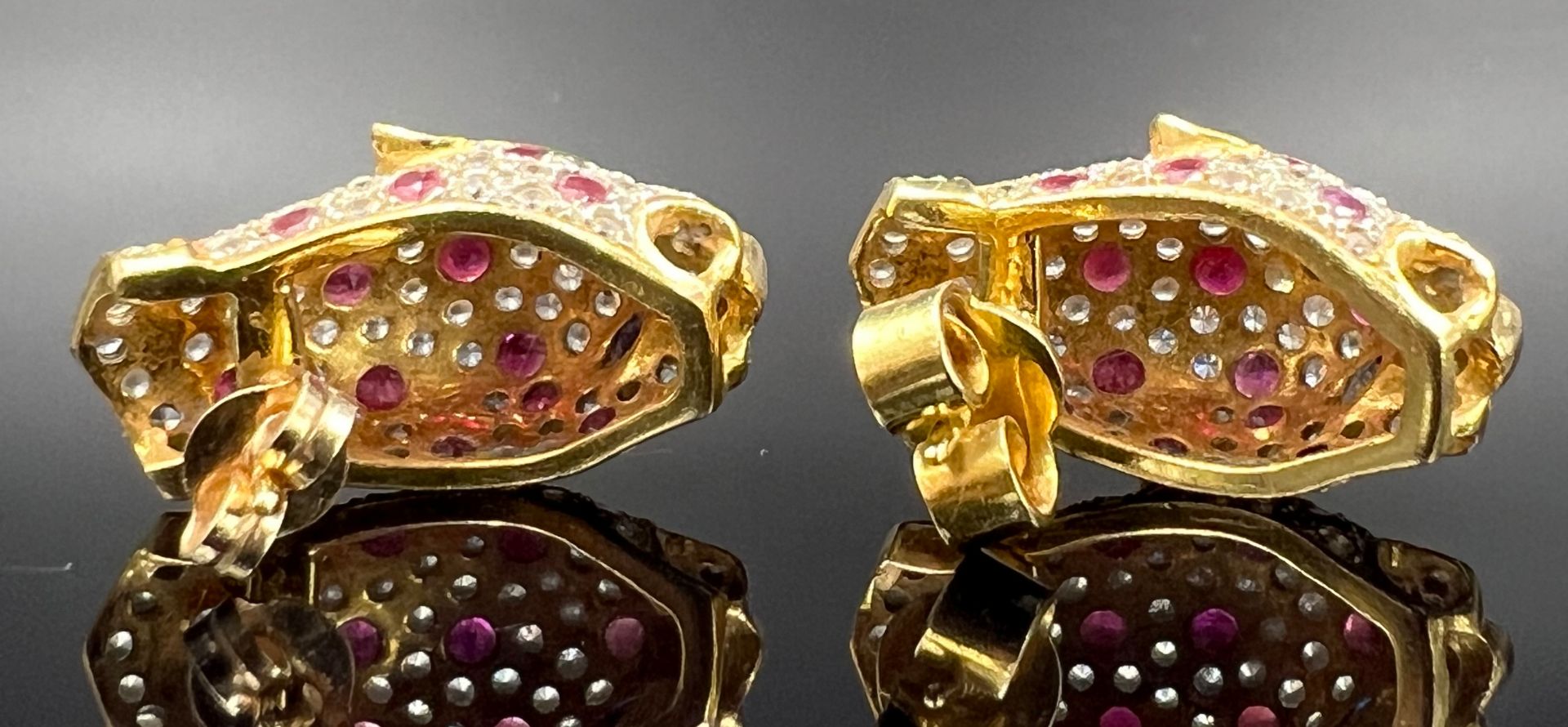 Pair of "Cheetah" stud earrings. 750 yellow gold and white gold with gemstone setting. - Image 4 of 8