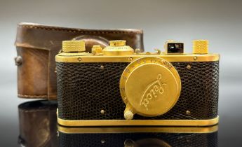 LEICA Standard von 1935. Replik der goldenen Luxus-Leica.