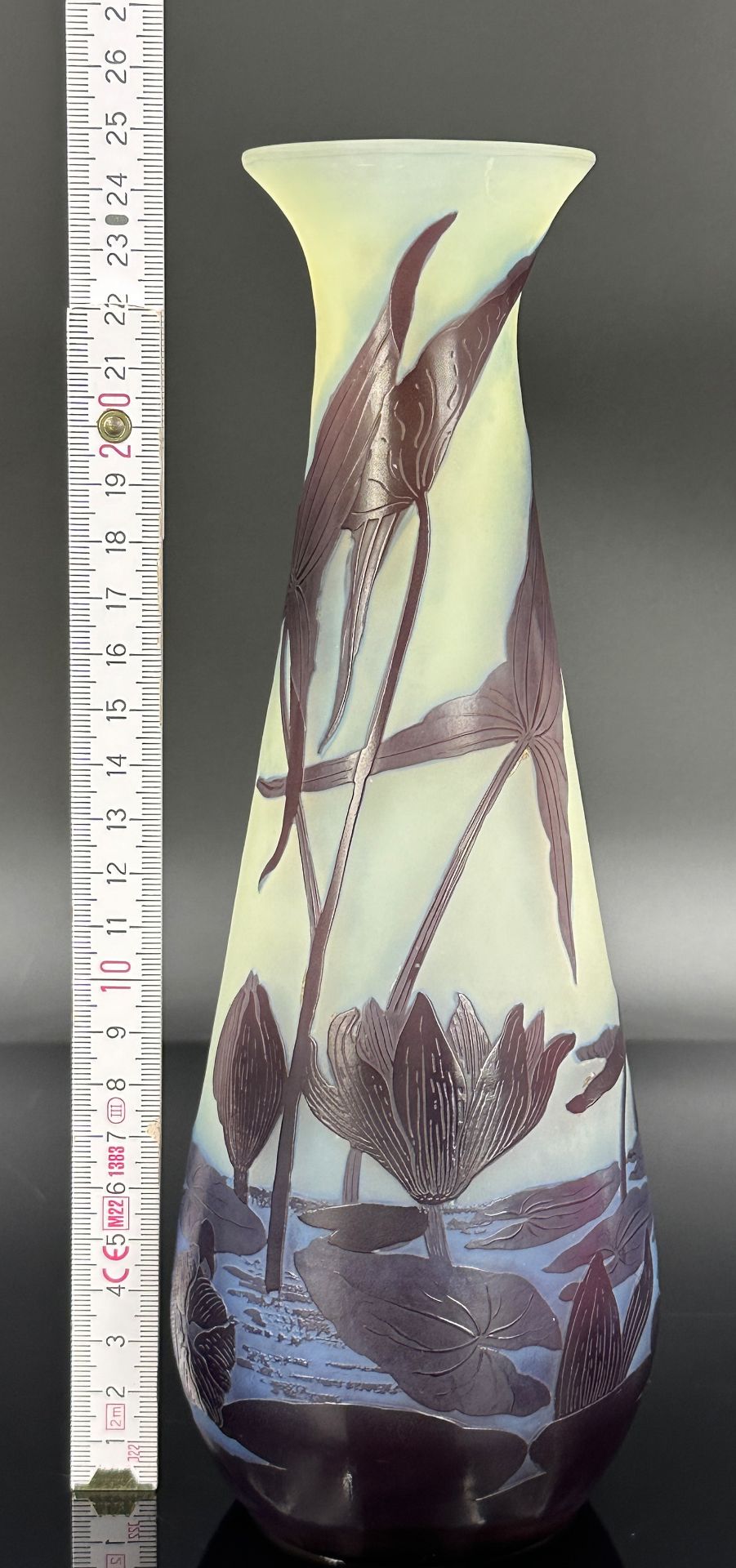 Club-shaped vase. Emile GALLÉ (1846 - 1904). Circa 1920. - Image 9 of 9