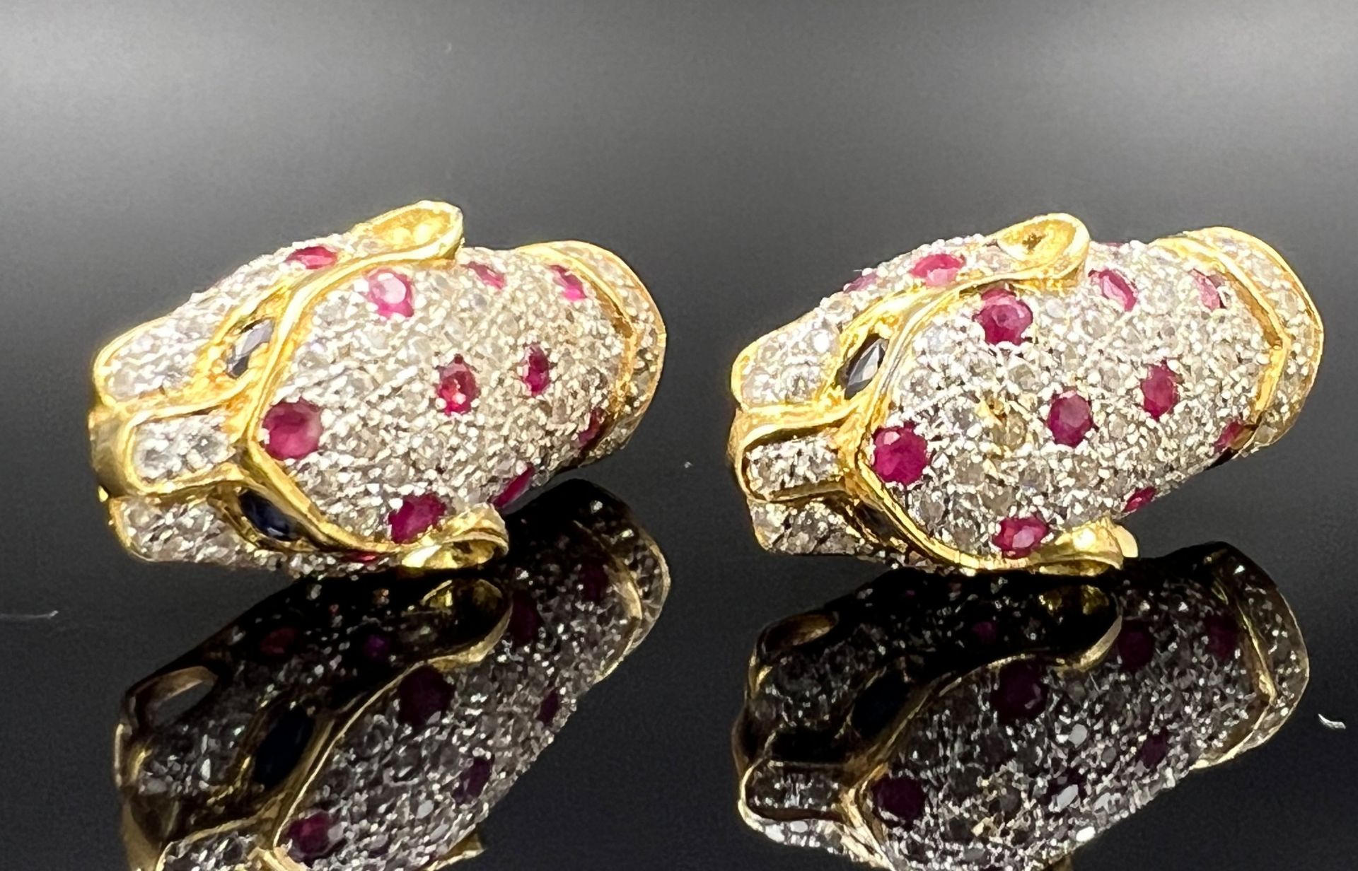 Pair of "Cheetah" stud earrings. 750 yellow gold and white gold with gemstone setting. - Image 2 of 8